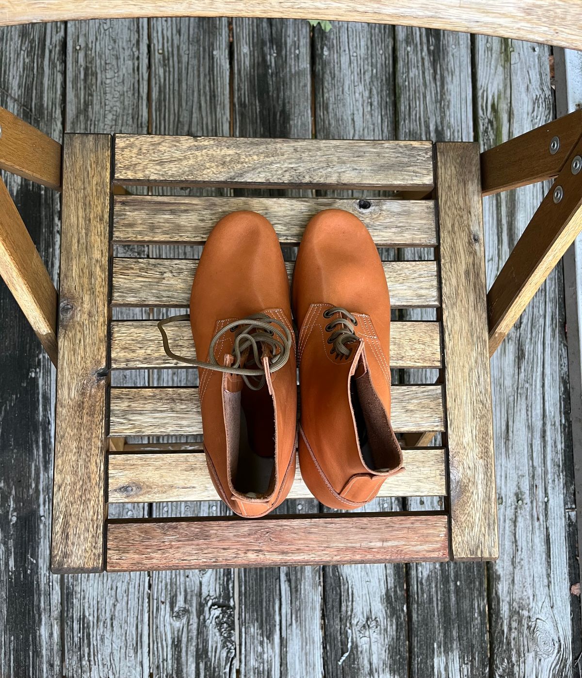 Photo by nitrocelluloseballoon on October 1, 2025 of the Self-Made Light Duty Boondockers in Horween English Tan Essex.