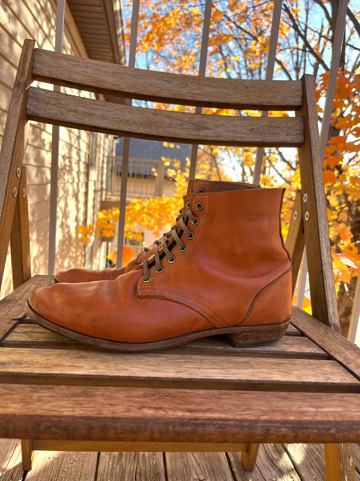 Photo by nitrocelluloseballoon on November 3, 2025 of the Self-Made Light Duty Boondockers in Horween English Tan Essex.