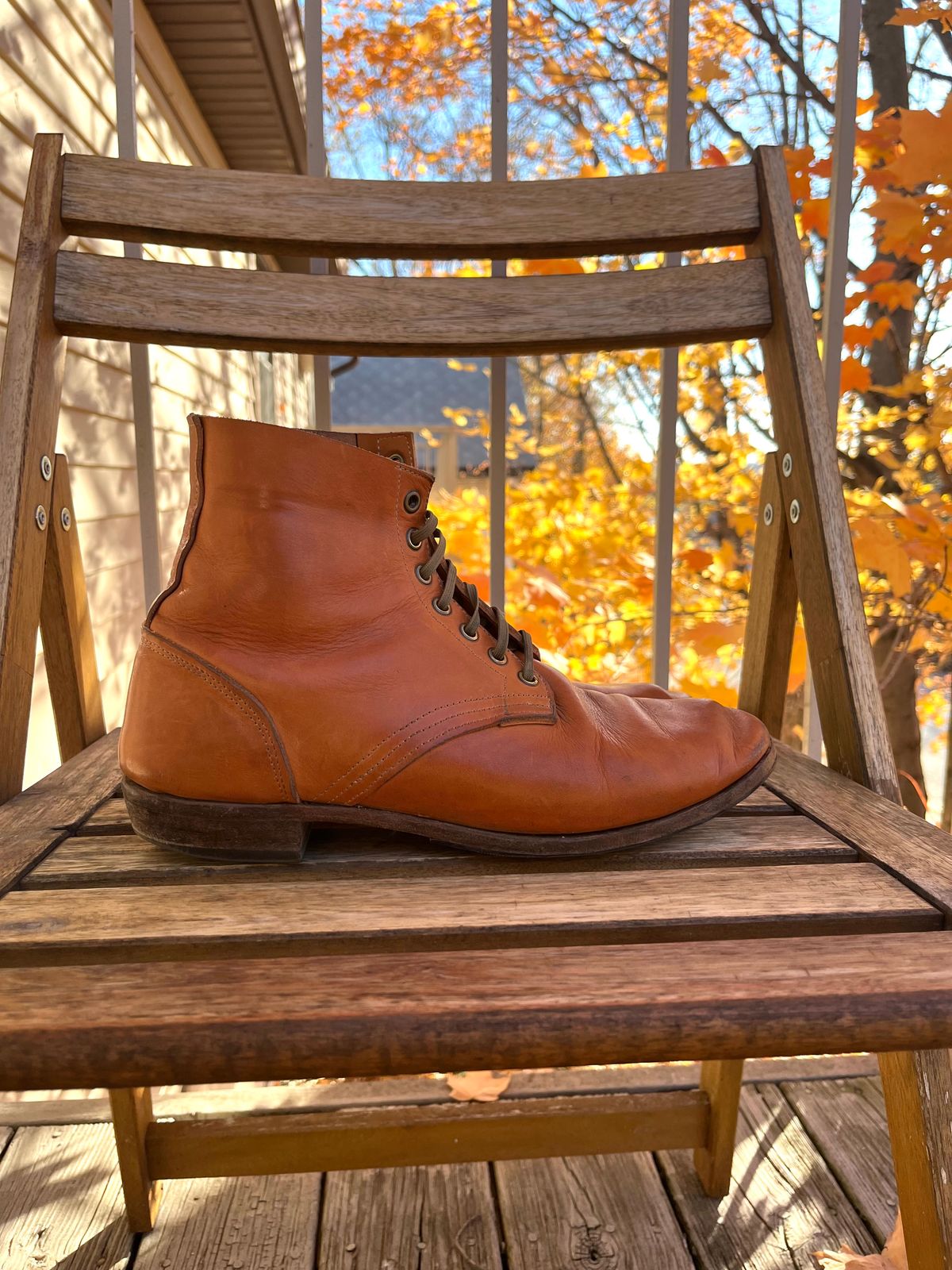 Photo by nitrocelluloseballoon on November 3, 2025 of the Self-Made Light Duty Boondockers in Horween English Tan Essex.