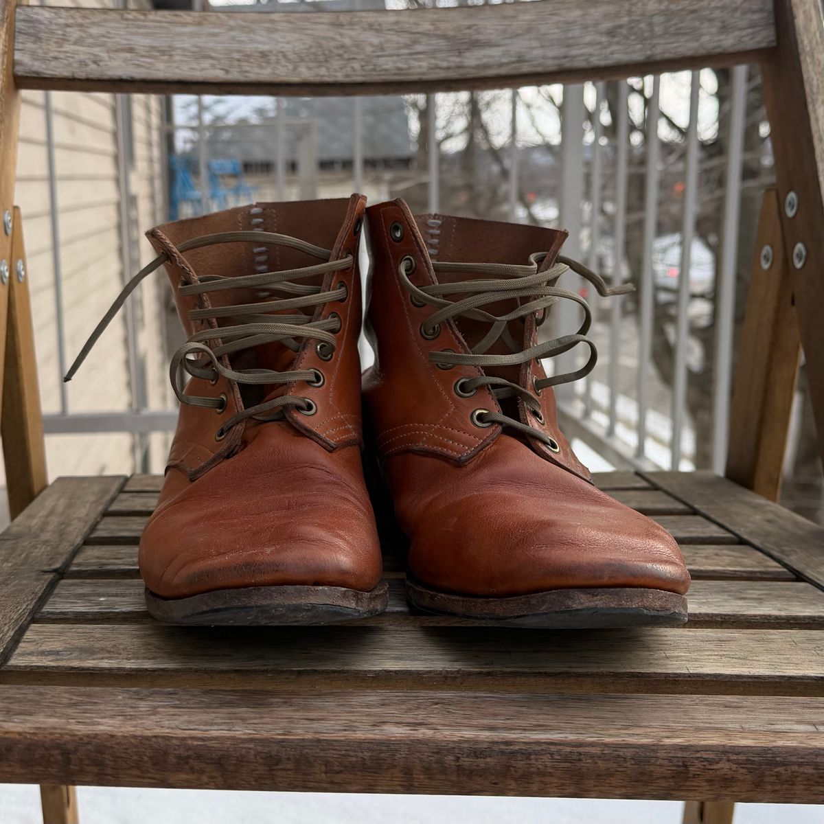 Photo by nitrocelluloseballoon on February 4, 2026 of the Self-Made Light Duty Boondockers in Horween English Tan Essex.
