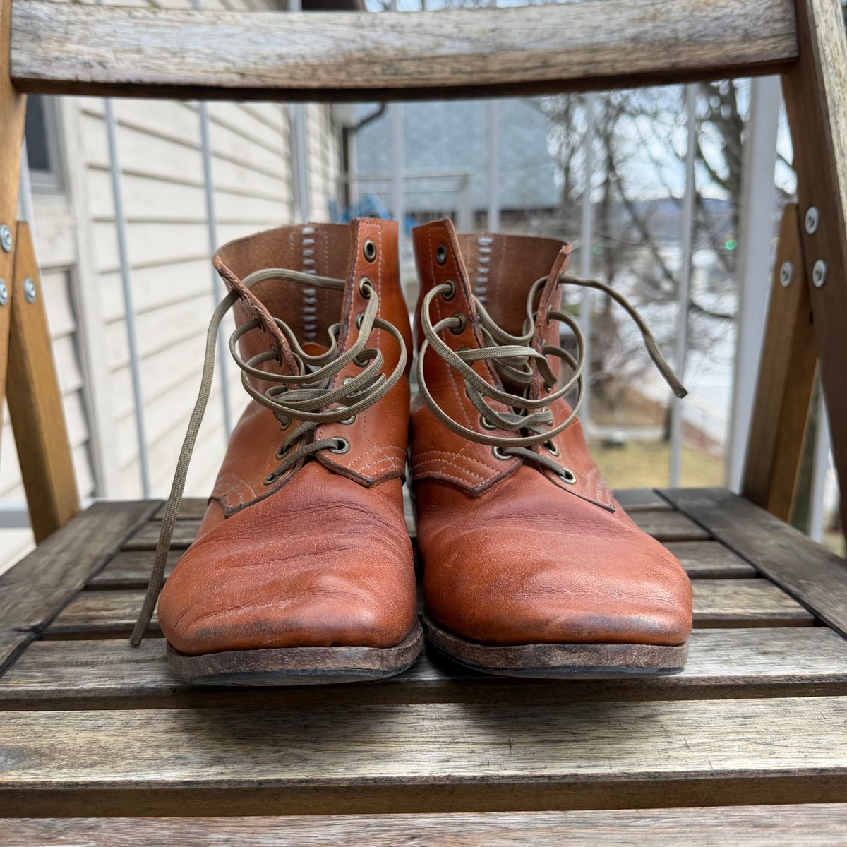 Photo by nitrocelluloseballoon on March 5, 2026 of the Self-Made Light Duty Boondockers in Horween English Tan Essex.