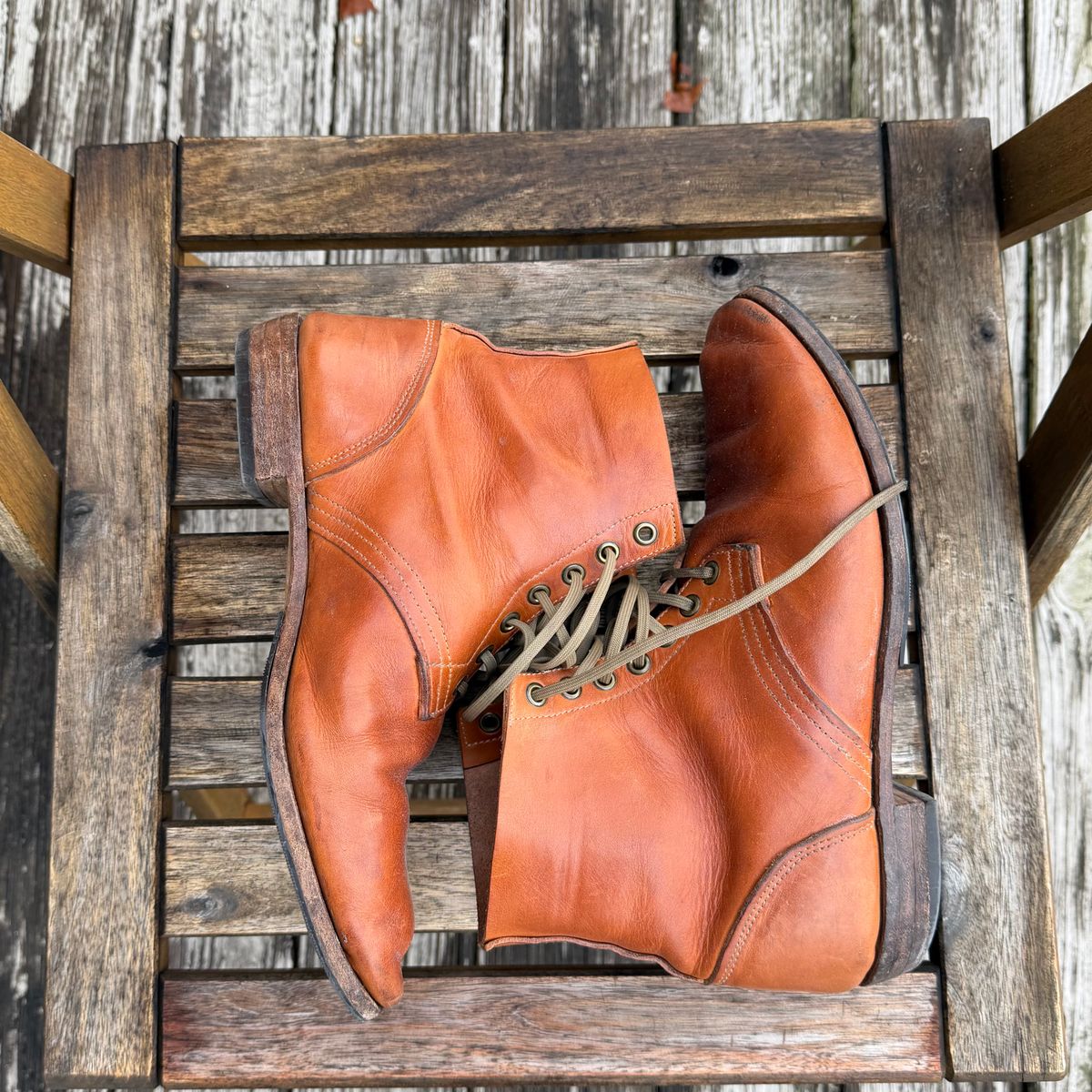 Photo by nitrocelluloseballoon on March 5, 2026 of the Self-Made Light Duty Boondockers in Horween English Tan Essex.