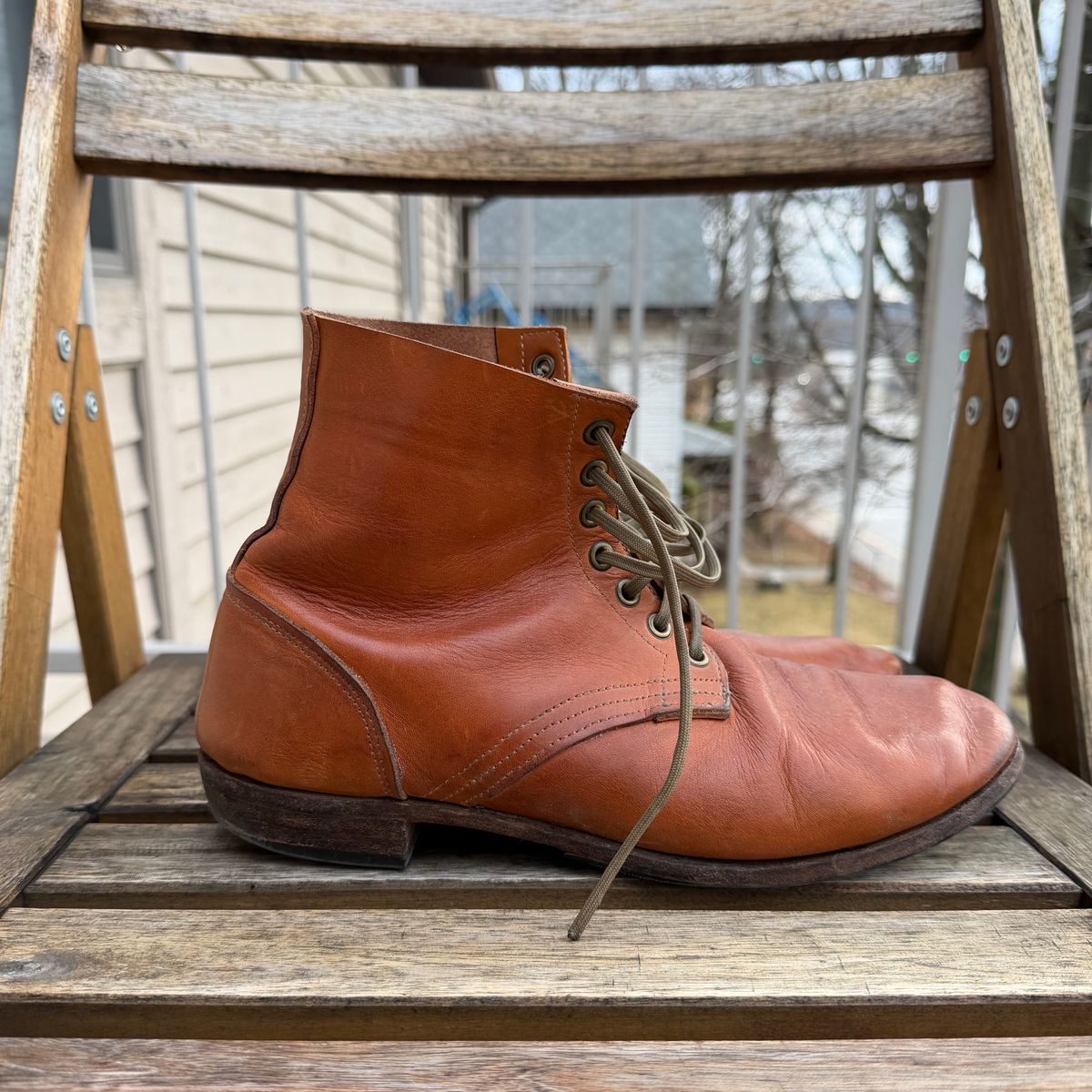 Photo by nitrocelluloseballoon on March 5, 2026 of the Self-Made Light Duty Boondockers in Horween English Tan Essex.