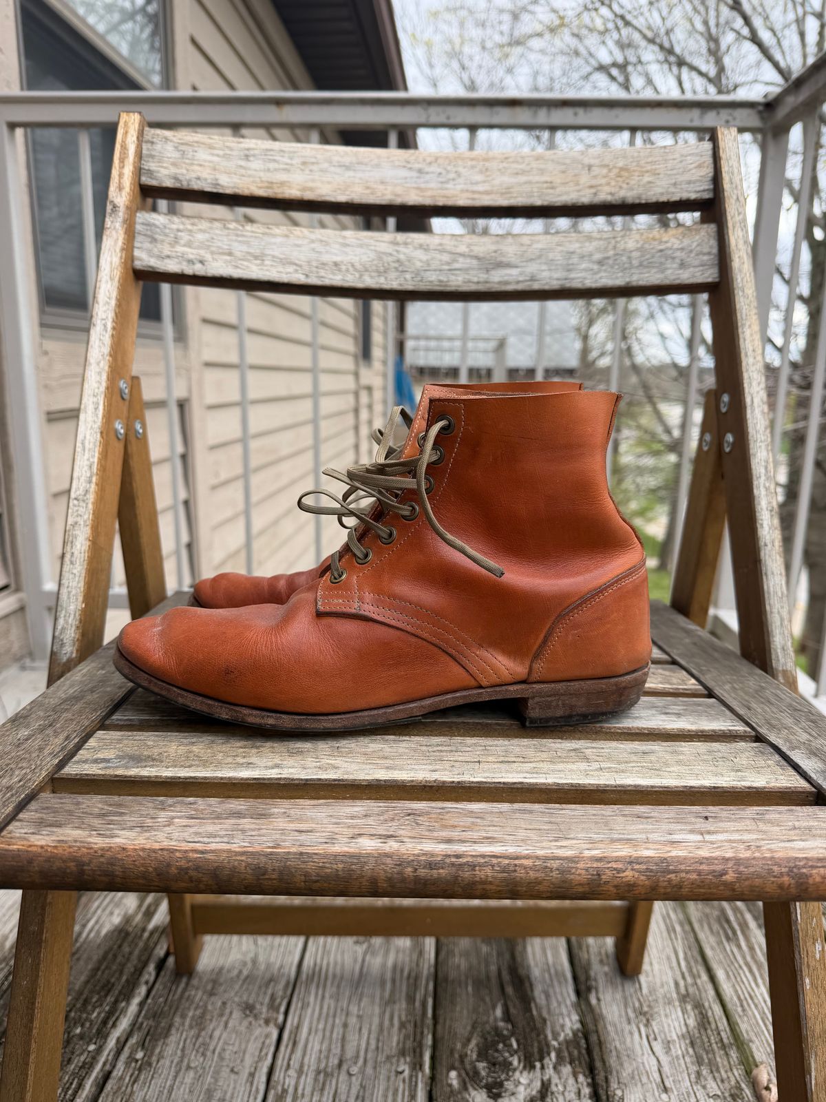 Photo by nitrocelluloseballoon on April 5, 2026 of the Self-Made Light Duty Boondockers in Horween English Tan Essex.