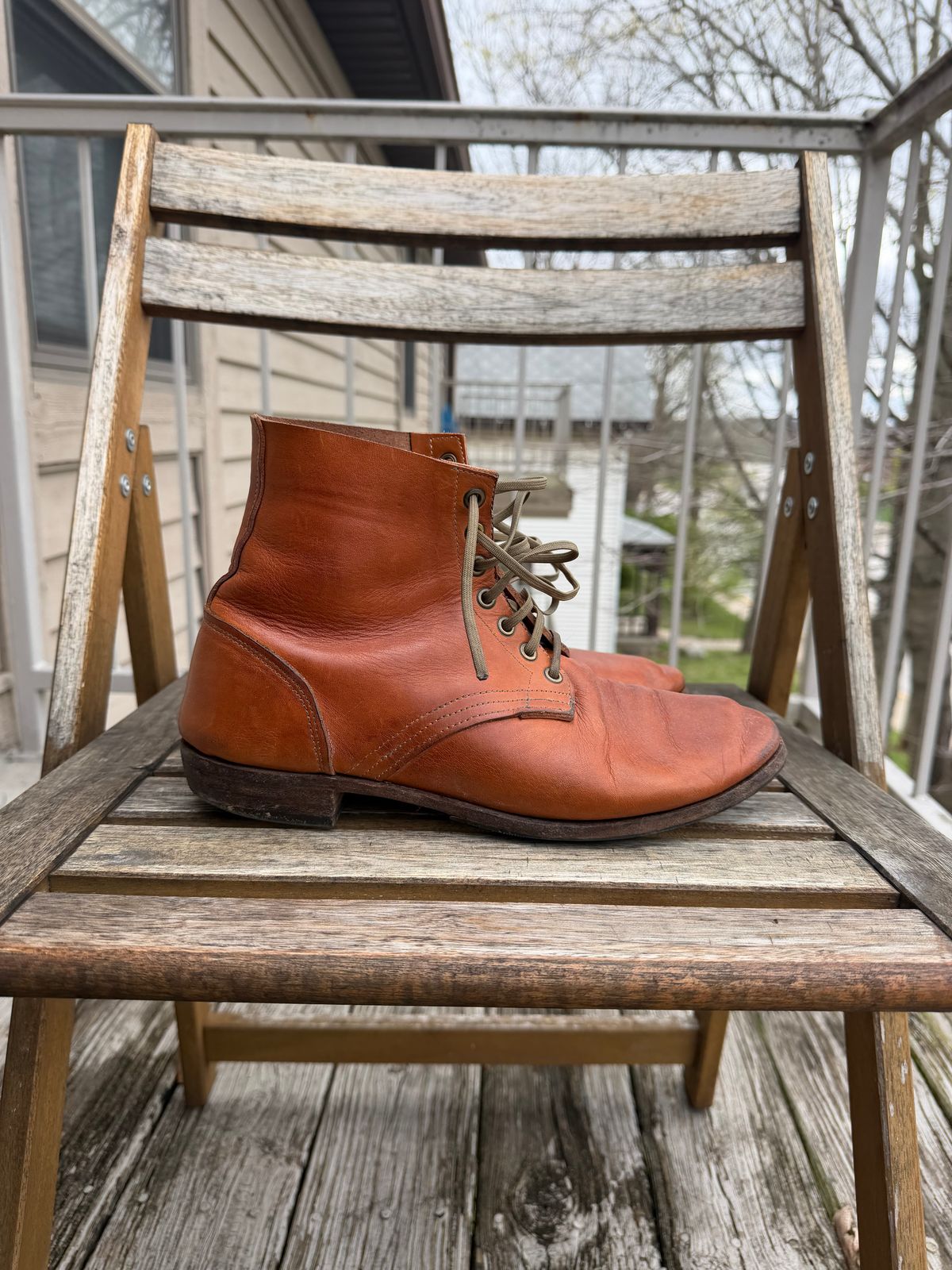 Photo by nitrocelluloseballoon on April 5, 2026 of the Self-Made Light Duty Boondockers in Horween English Tan Essex.