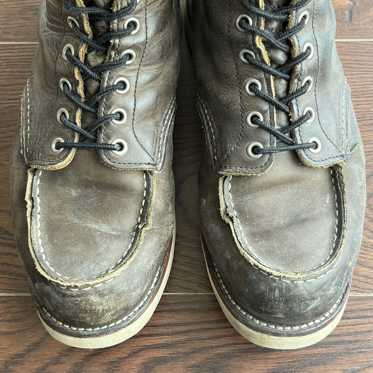 Photo by MukMukSifu on April 12, 2025 of the Red Wing 6-Inch Classic Moc in S.B. Foot Charcoal Rough and Tough.