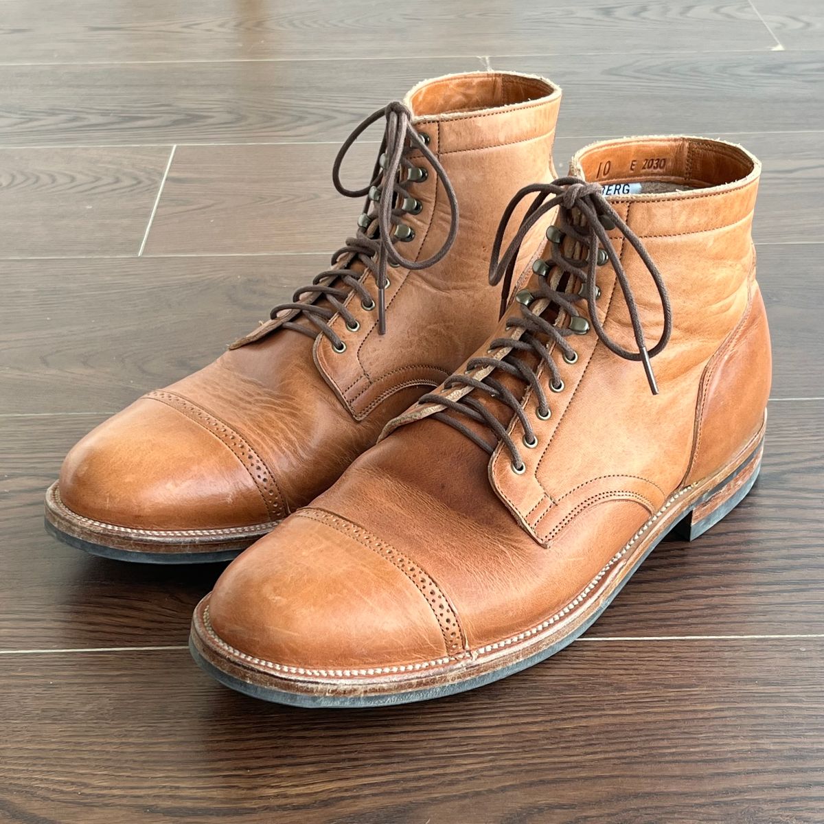 Photo by MukMukSifu on March 13, 2025 of the Viberg Service Boot BCT in Horween Natural Dublin.