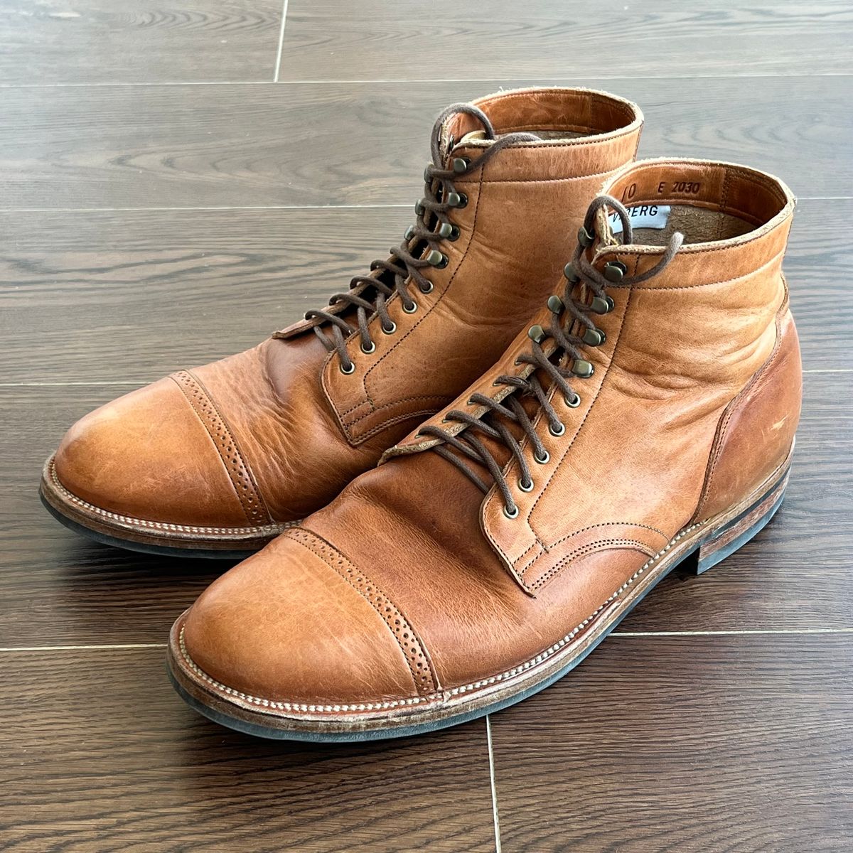 Photo by MukMukSifu on April 22, 2025 of the Viberg Service Boot BCT in Horween Natural Dublin.