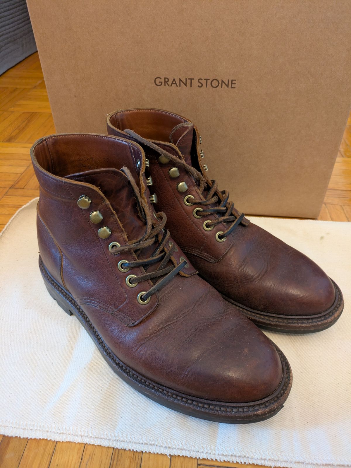 Photo by LaserKiwi on May 15, 2026 of the Grant Stone Diesel Boot in Seidel Walnut Bison.