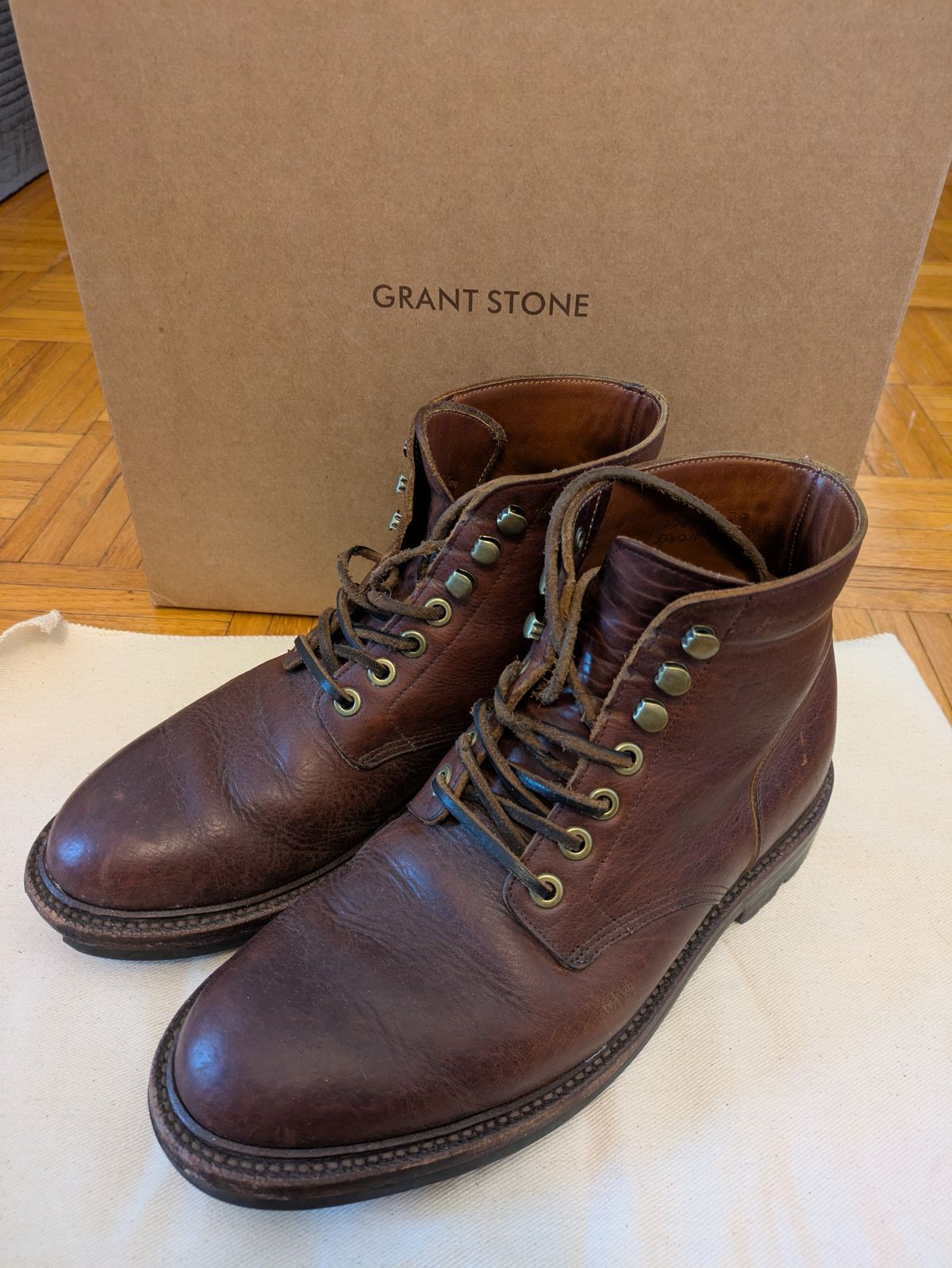 Photo by LaserKiwi on May 15, 2026 of the Grant Stone Diesel Boot in Seidel Walnut Bison.
