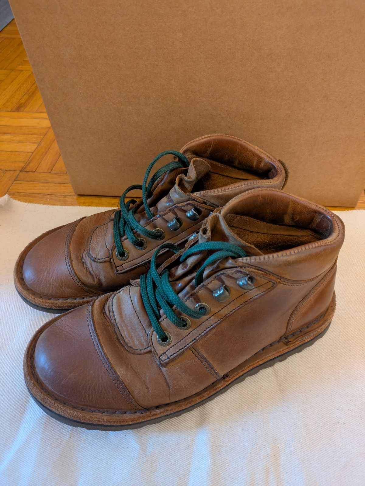 Photo by LaserKiwi on May 15, 2026 of the Jim Green African Ranger Barefoot Boot in Fudge Crazy Horse.