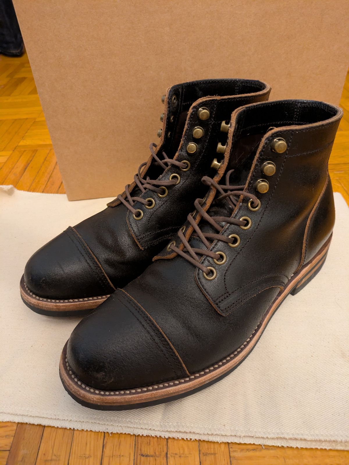 Photo by LaserKiwi on May 16, 2026 of the Luosjiet CapToe Service Boot in PrimeAsia Black Waxed Flesh.