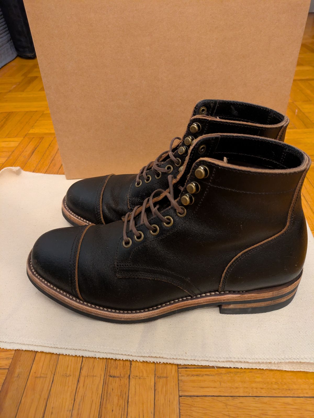Photo by LaserKiwi on May 16, 2026 of the Luosjiet CapToe Service Boot in PrimeAsia Black Waxed Flesh.