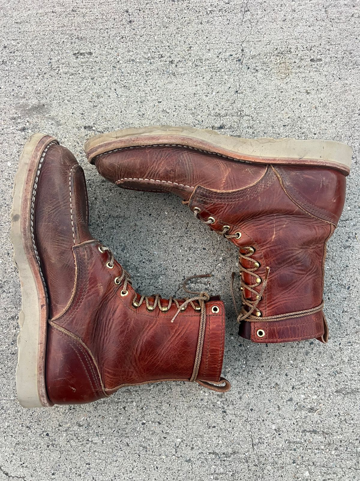 Photo by jessejames_c on November 4, 2025 of the Nicks DomePro in Horween English Tan Dublin.
