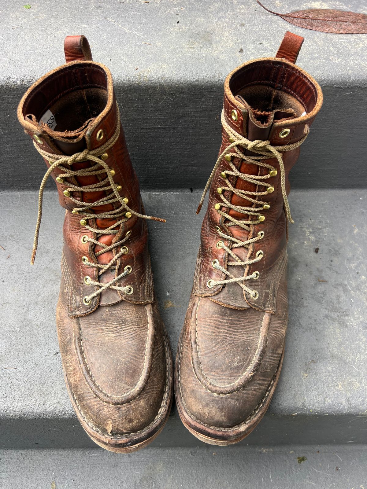 Photo by jessejames_c on January 3, 2026 of the Nicks DomePro in Horween English Tan Dublin.