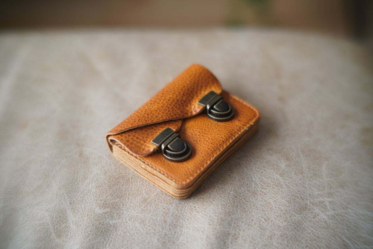 Photo by alleycat on October 3, 2025 of the Duluth Trading Company Accordion Wallet in Full-Grain Cowhide.