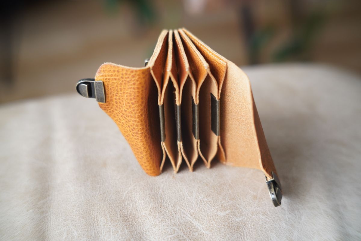 Photo by alleycat on October 3, 2025 of the Duluth Trading Company Accordion Wallet in Full-Grain Cowhide.