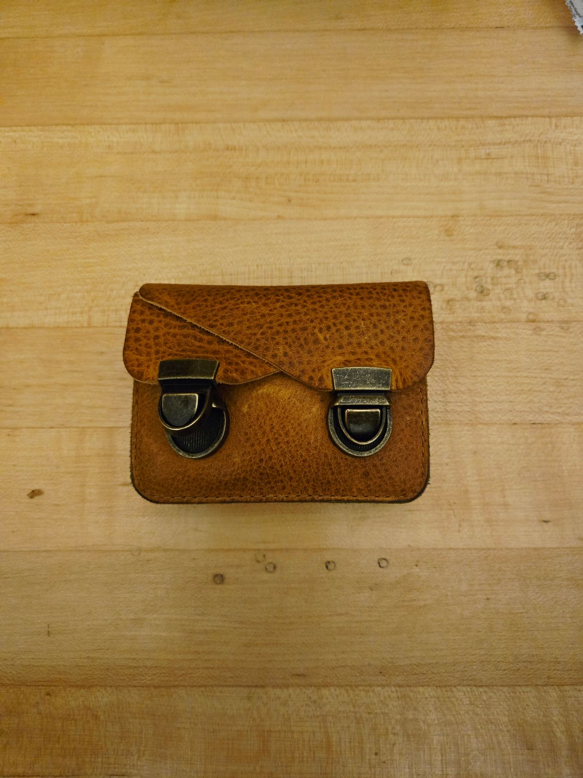 Photo by alleycat on November 6, 2025 of the Duluth Trading Company Accordion Wallet in Full-Grain Cowhide.