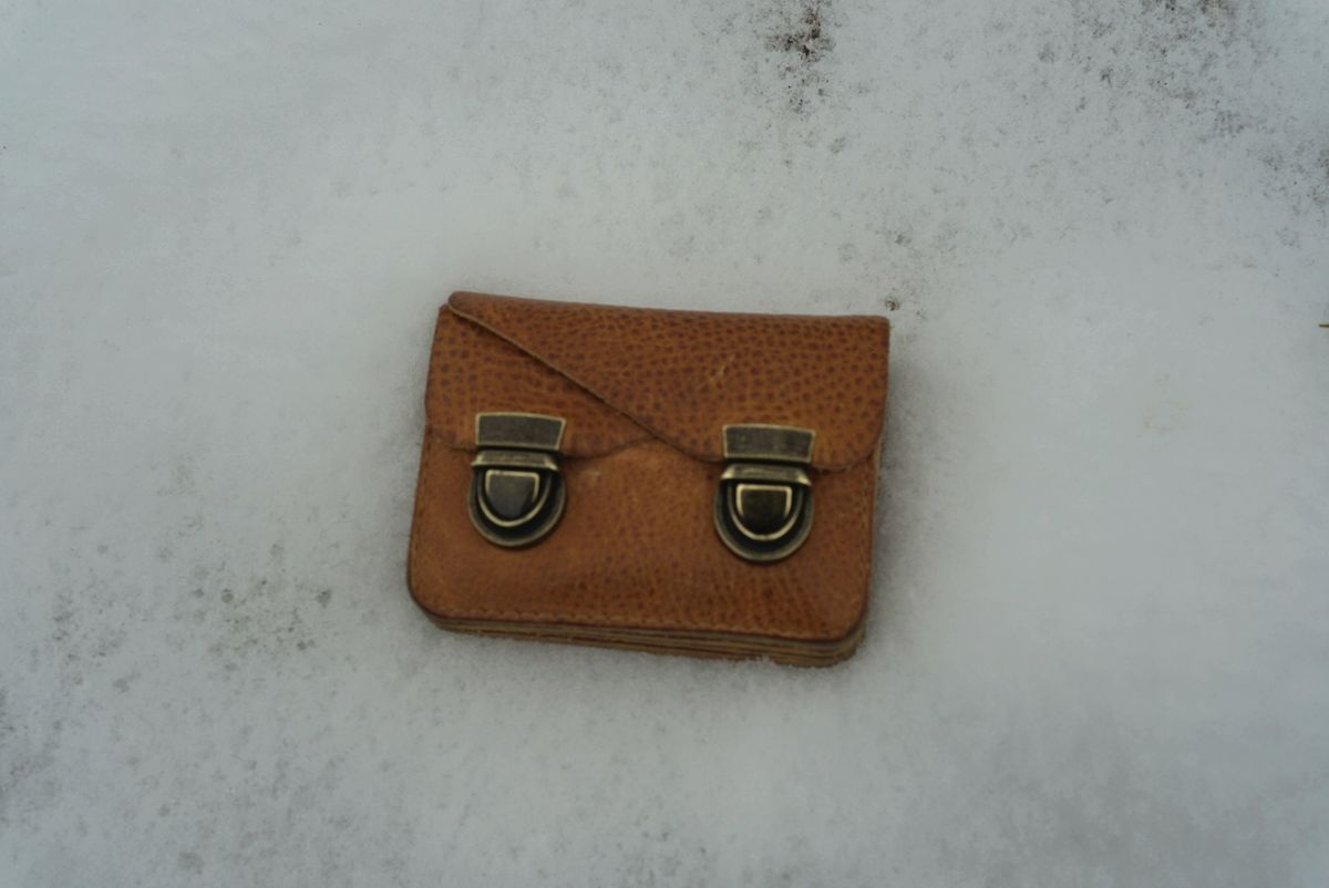 Photo by alleycat on January 4, 2026 of the Duluth Trading Company Accordion Wallet in Full-Grain Cowhide.