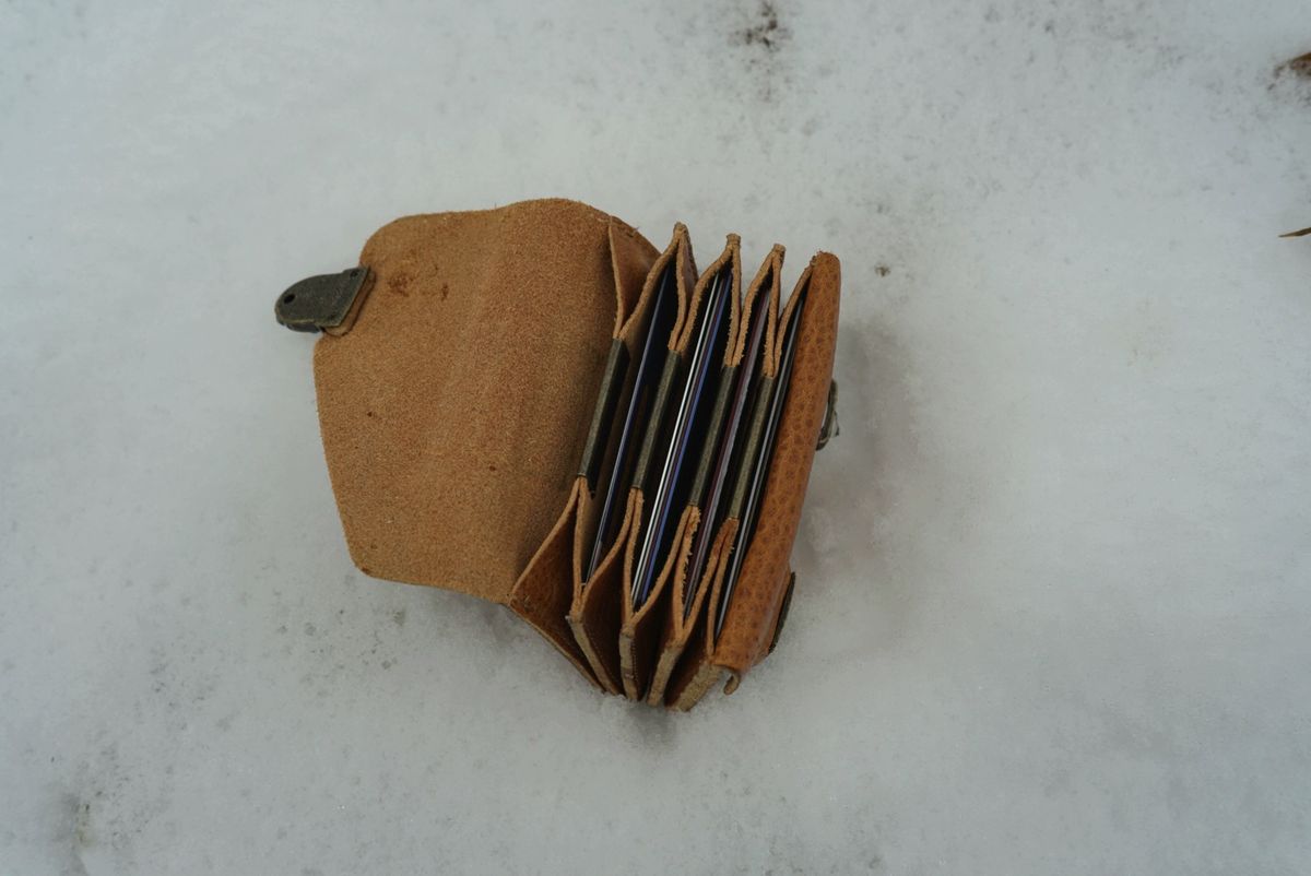 Photo by alleycat on January 4, 2026 of the Duluth Trading Company Accordion Wallet in Full-Grain Cowhide.