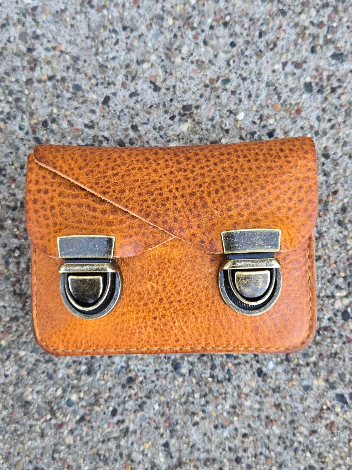 Photo by alleycat on February 5, 2026 of the Duluth Trading Company Accordion Wallet in Full-Grain Cowhide.