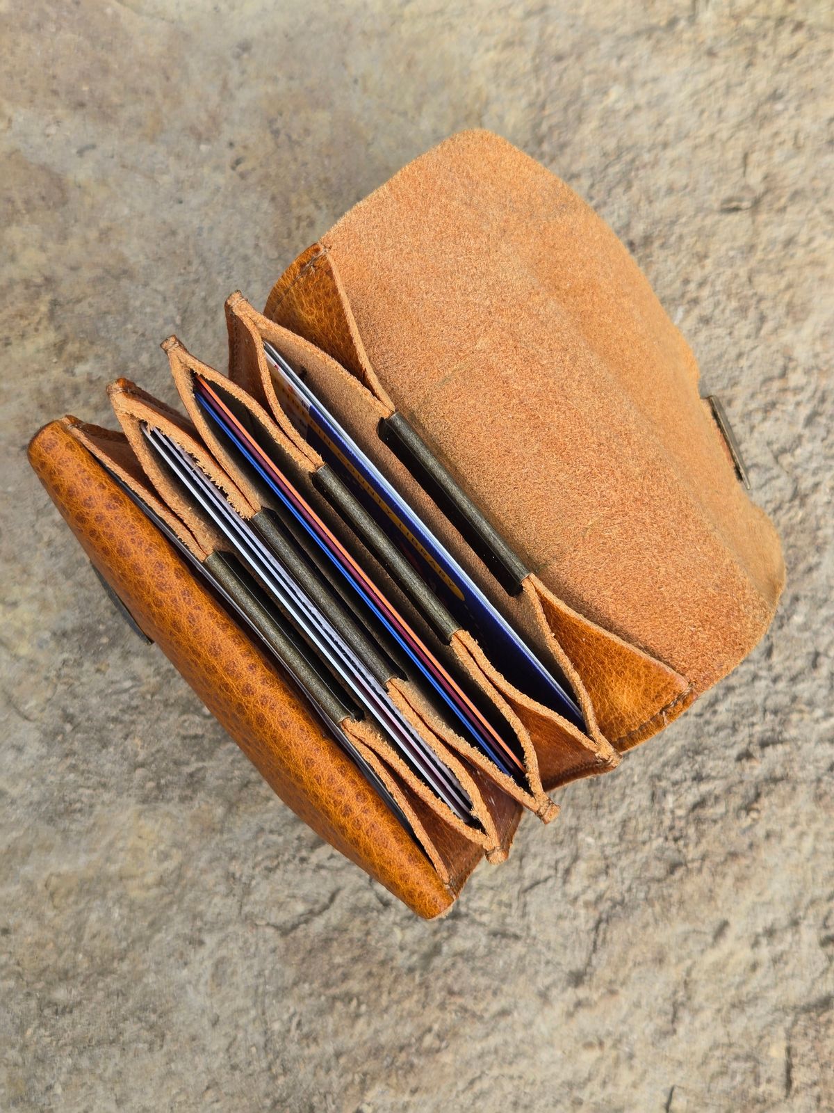 Photo by alleycat on March 5, 2026 of the Duluth Trading Company Accordion Wallet in Full-Grain Cowhide.