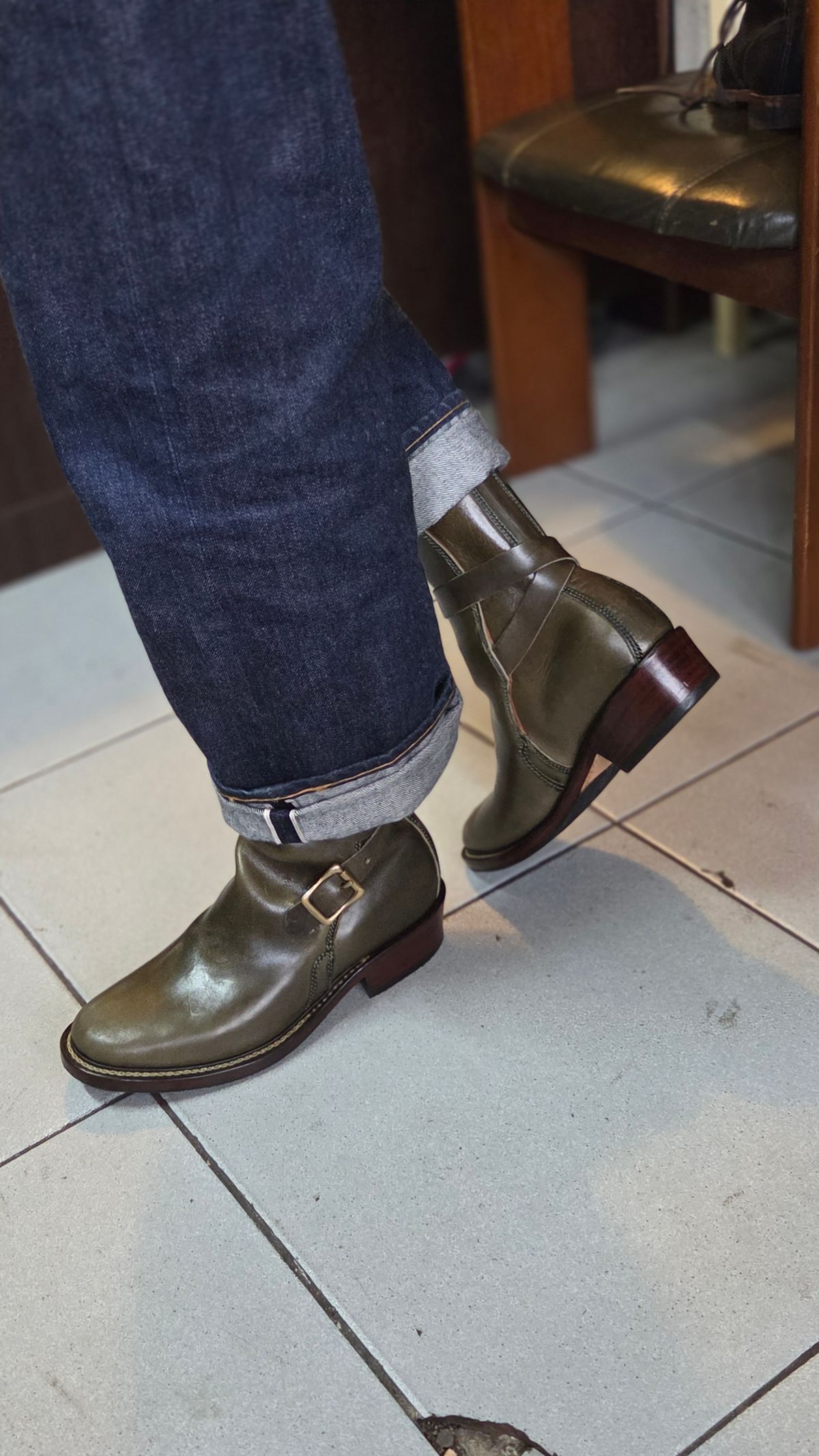 Photo by Jicojoson on October 29, 2025 of the Willie's Handmade Boots Jhodpur in Maryam Olive Horsebutt.