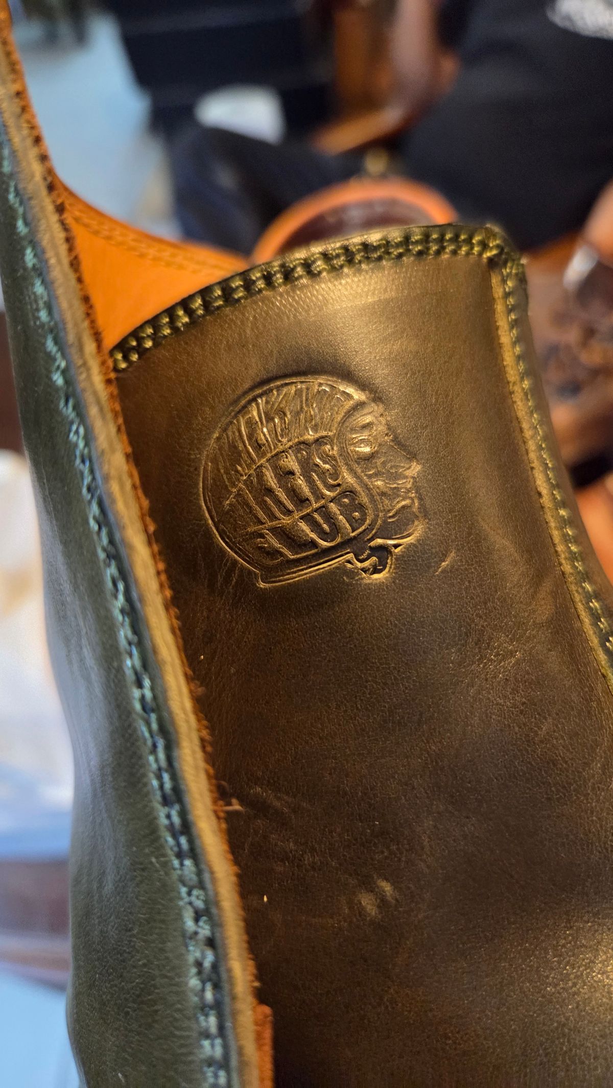 Photo by Jicojoson on October 29, 2025 of the Willie's Handmade Boots Jhodpur in Maryam Olive Horsebutt.