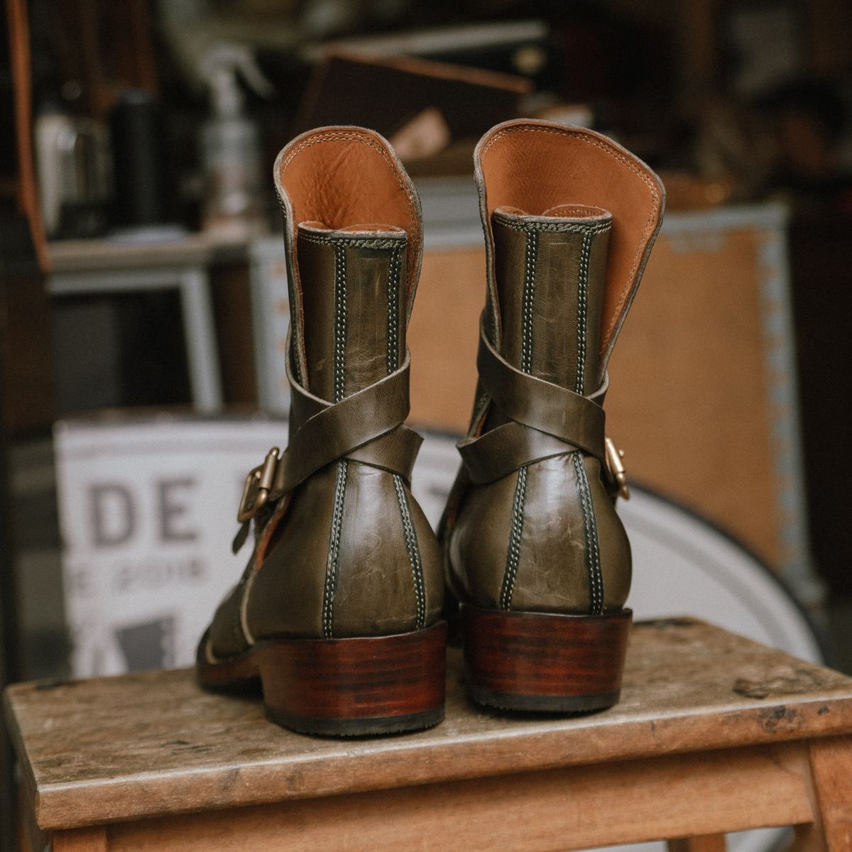 Photo by Jicojoson on November 3, 2025 of the Willie's Handmade Boots Jhodpur in Maryam Olive Horsebutt.