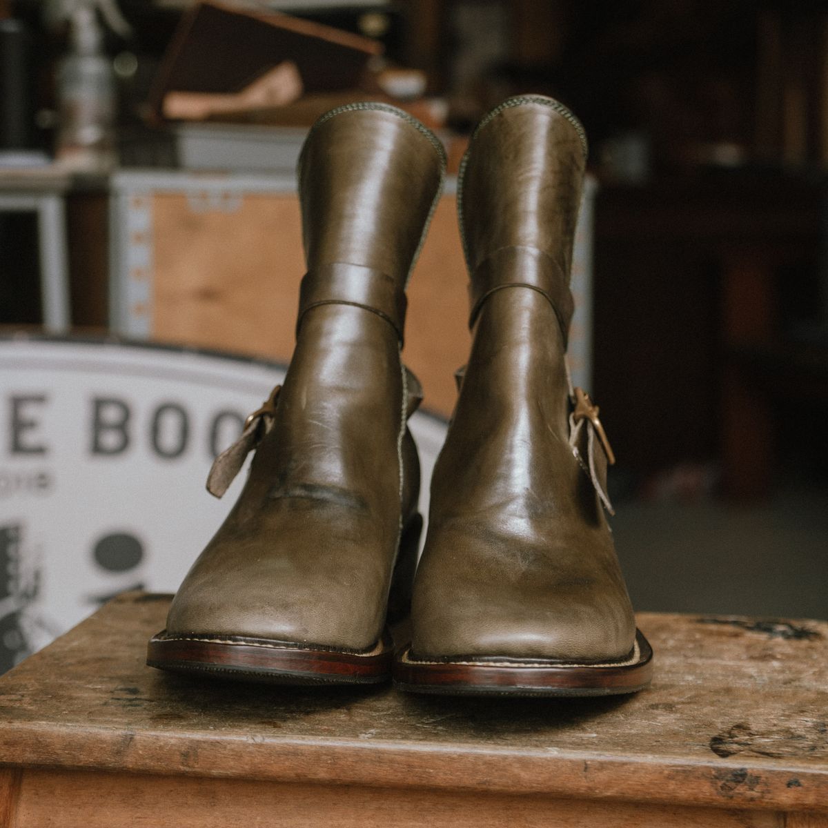 Photo by Jicojoson on November 3, 2025 of the Willie's Handmade Boots Jhodpur in Maryam Olive Horsebutt.