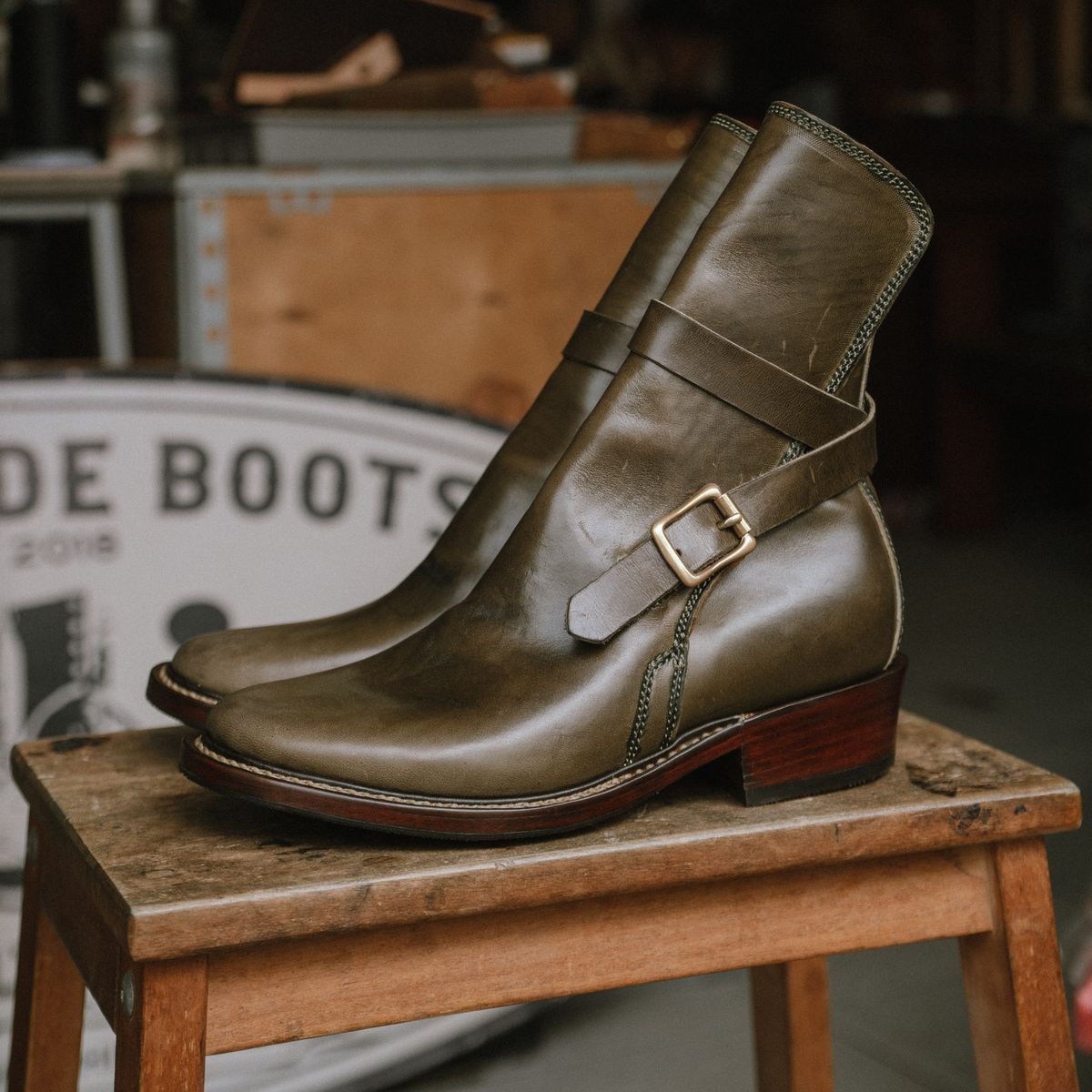 Photo by Jicojoson on November 3, 2025 of the Willie's Handmade Boots Jhodpur in Maryam Olive Horsebutt.