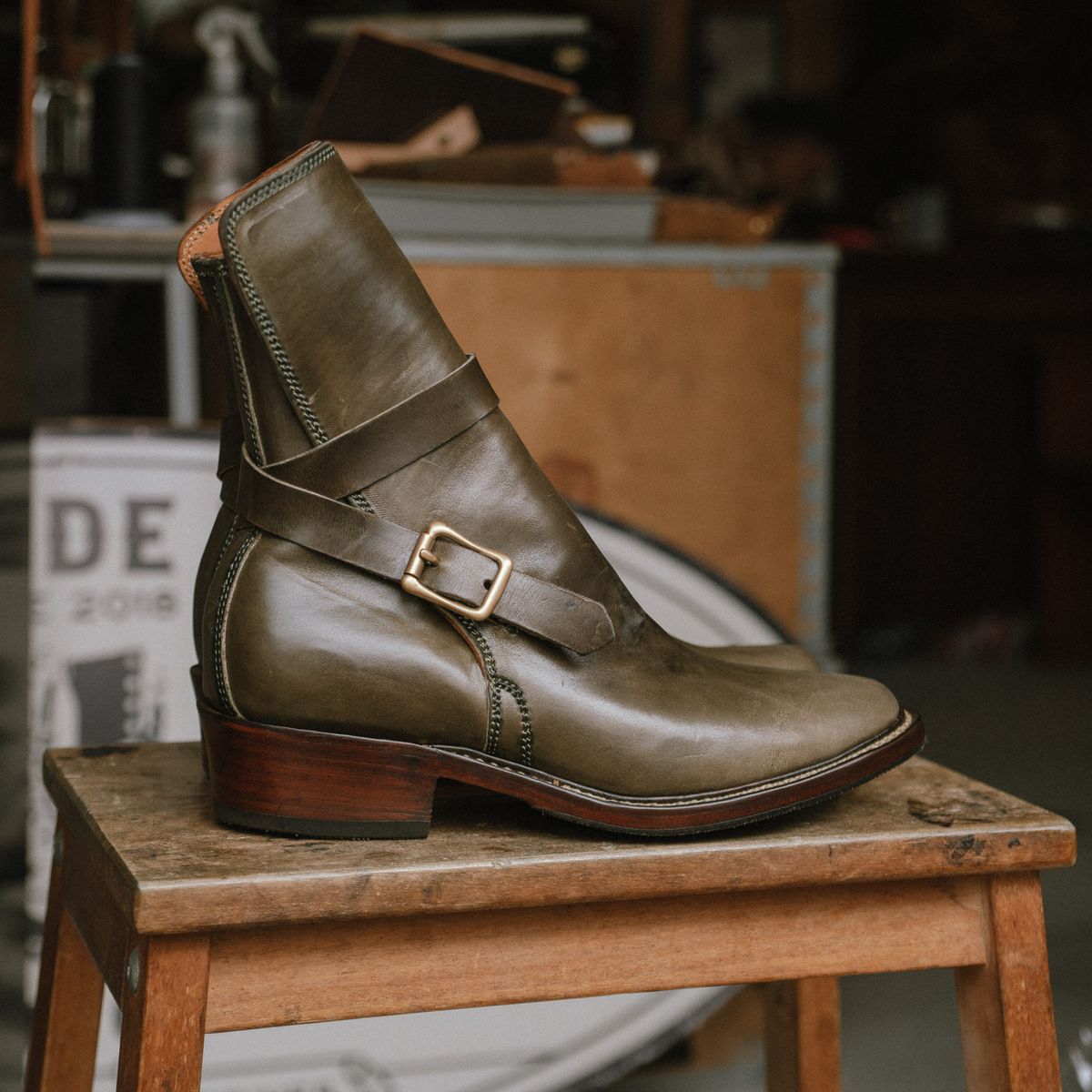 Photo by Jicojoson on November 3, 2025 of the Willie's Handmade Boots Jhodpur in Maryam Olive Horsebutt.