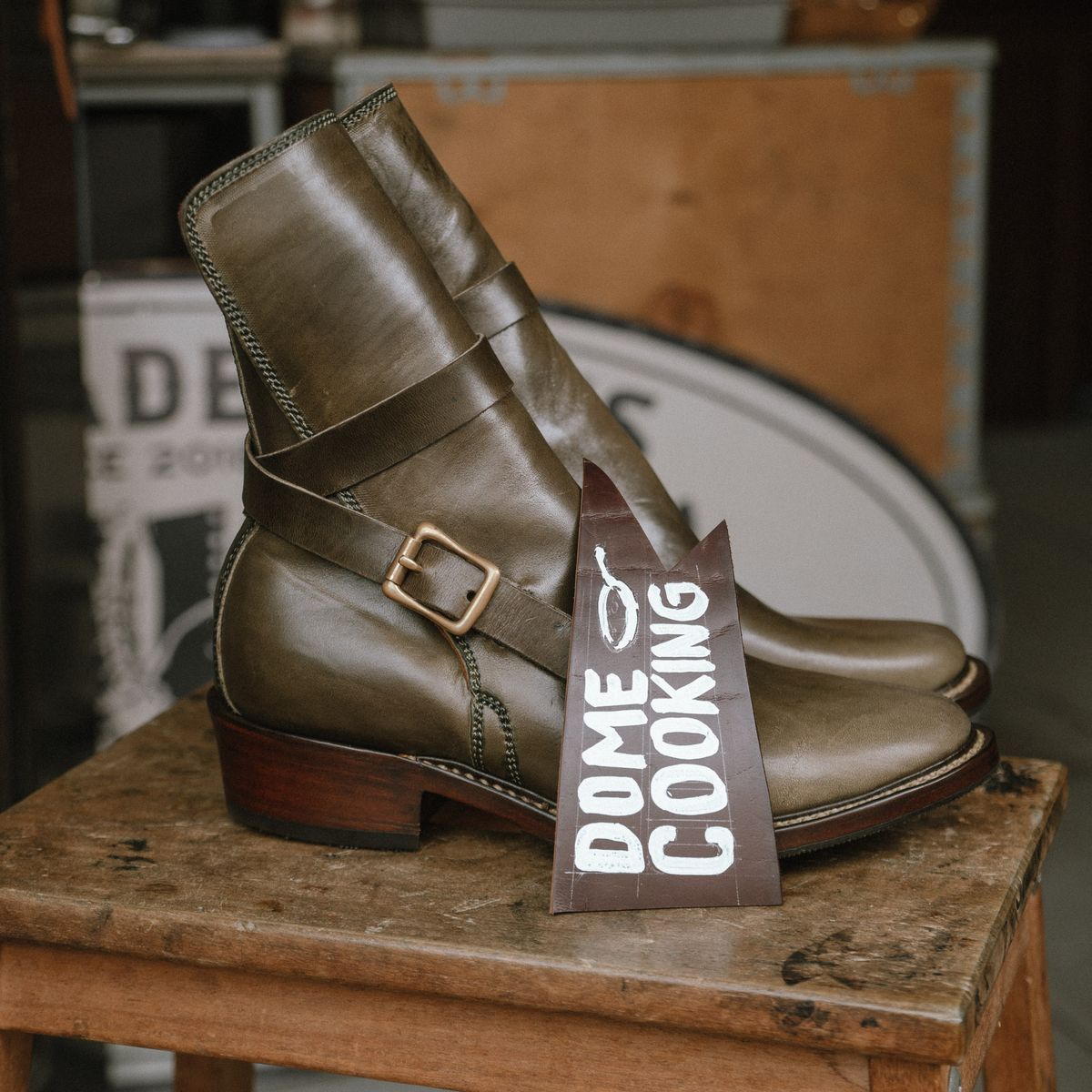 Photo by Jicojoson on November 3, 2025 of the Willie's Handmade Boots Jhodpur in Maryam Olive Horsebutt.