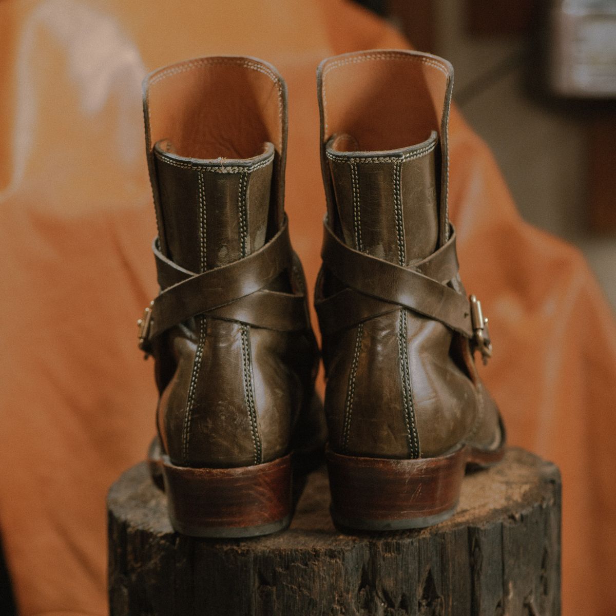Photo by Jicojoson on December 1, 2025 of the Willie's Handmade Boots Jhodpur in Maryam Olive Horsebutt.