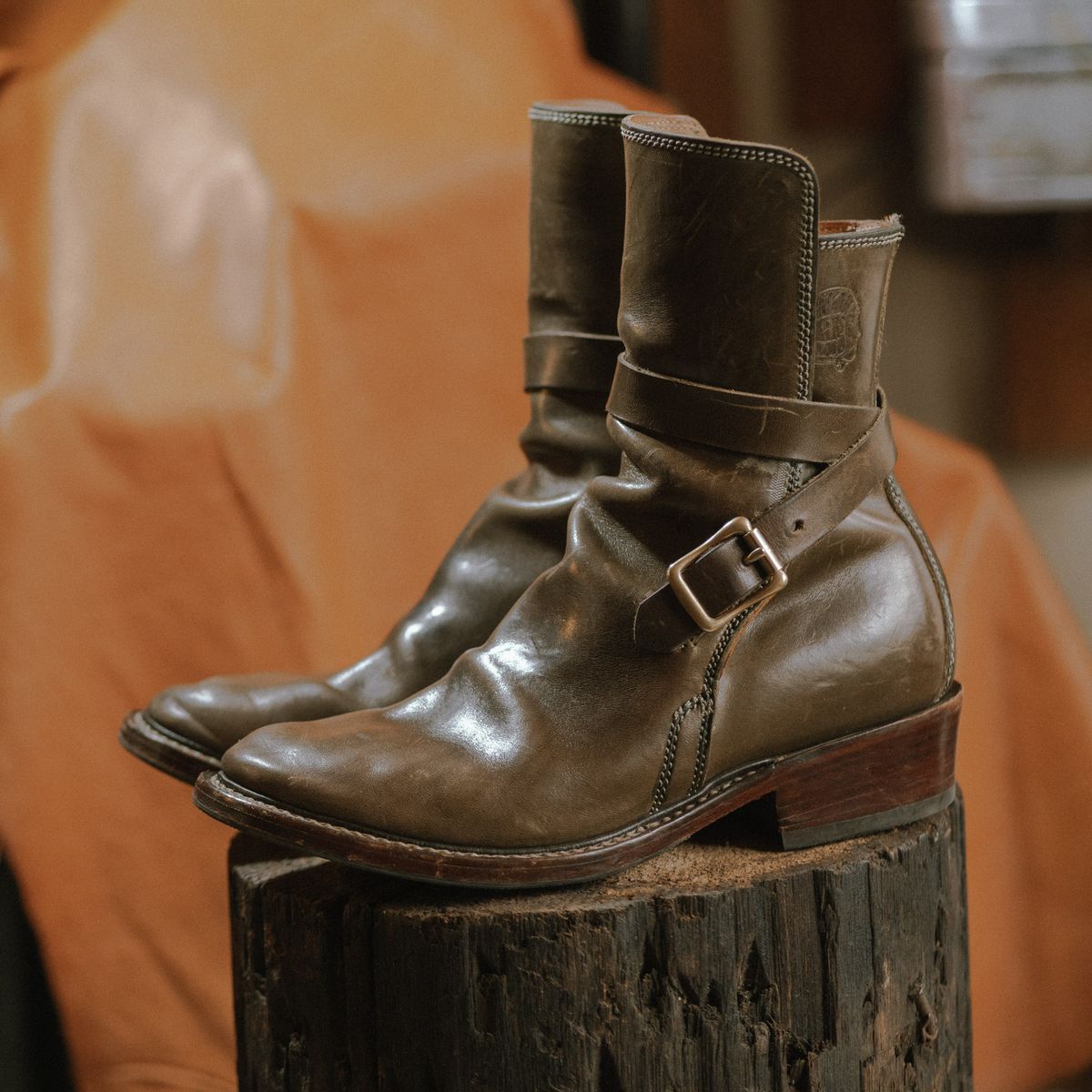 Photo by Jicojoson on December 1, 2025 of the Willie's Handmade Boots Jhodpur in Maryam Olive Horsebutt.