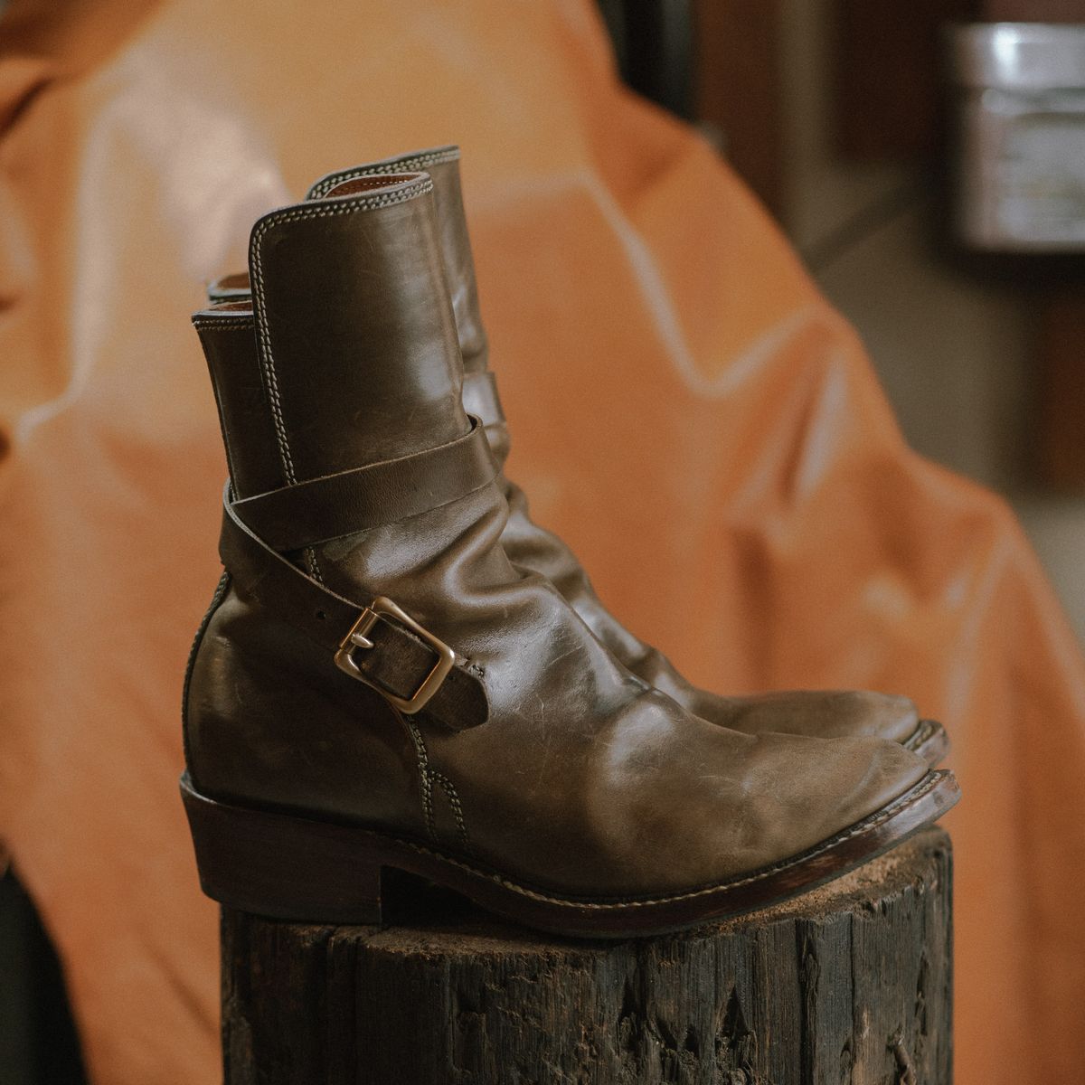 Photo by Jicojoson on December 1, 2025 of the Willie's Handmade Boots Jhodpur in Maryam Olive Horsebutt.