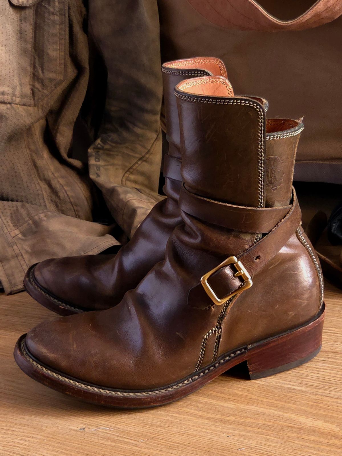 Photo by Jicojoson on January 3, 2026 of the Willie's Handmade Boots Jhodpur in Maryam Olive Horsebutt.