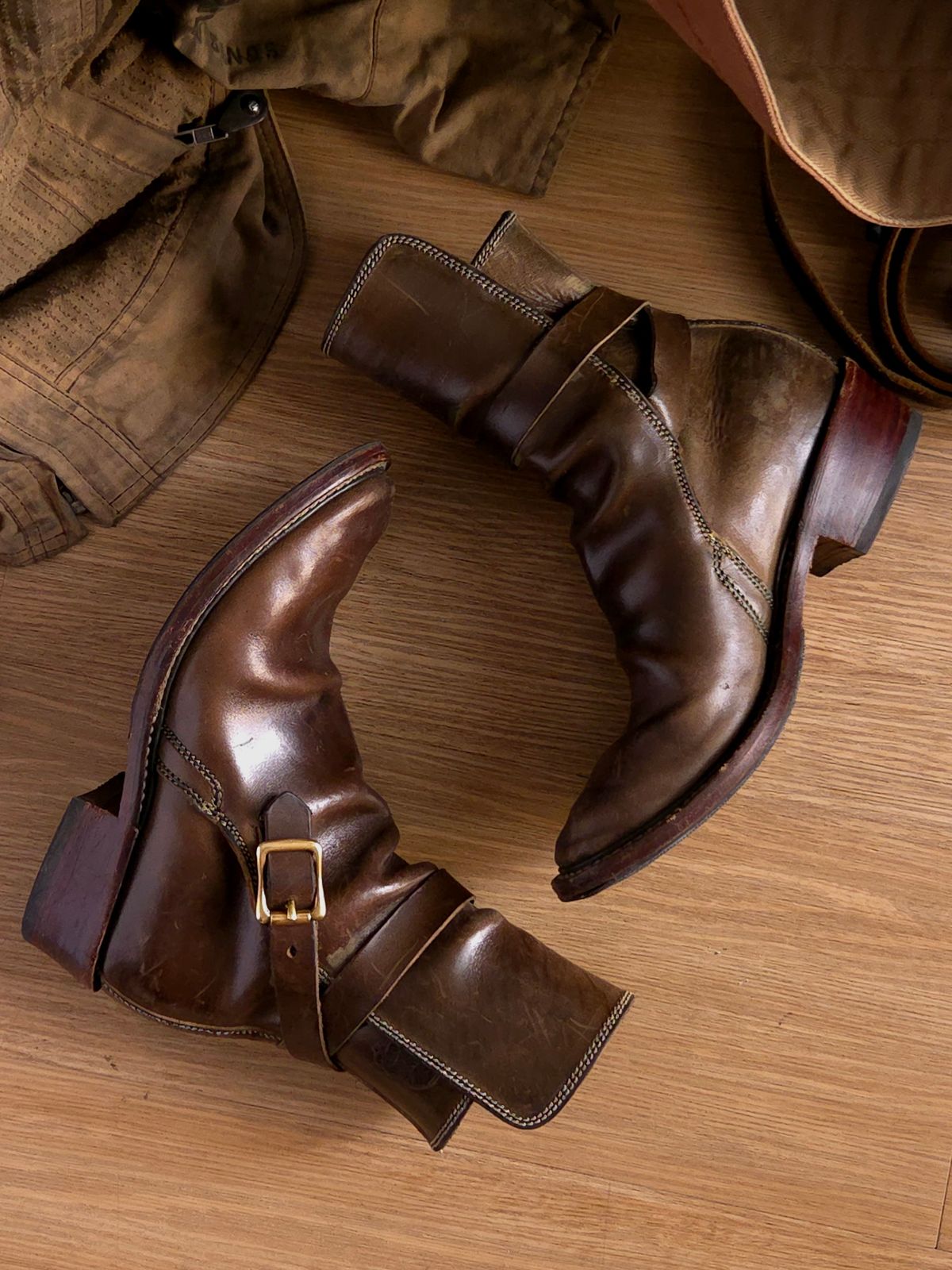 Photo by Jicojoson on January 3, 2026 of the Willie's Handmade Boots Jhodpur in Maryam Olive Horsebutt.