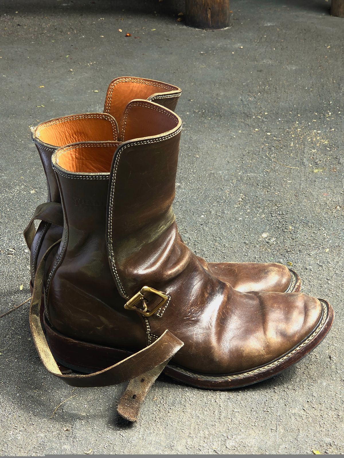 Photo by Jicojoson on February 4, 2026 of the Willie's Handmade Boots Jhodpur in Maryam Olive Horsebutt.