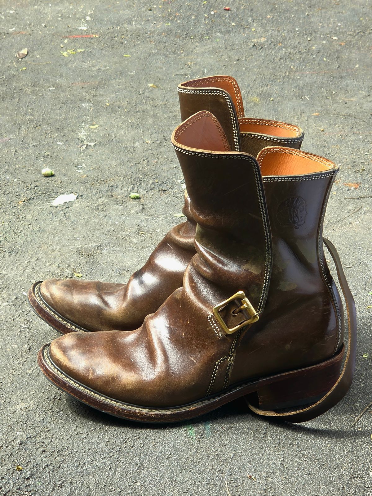 Photo by Jicojoson on February 4, 2026 of the Willie's Handmade Boots Jhodpur in Maryam Olive Horsebutt.