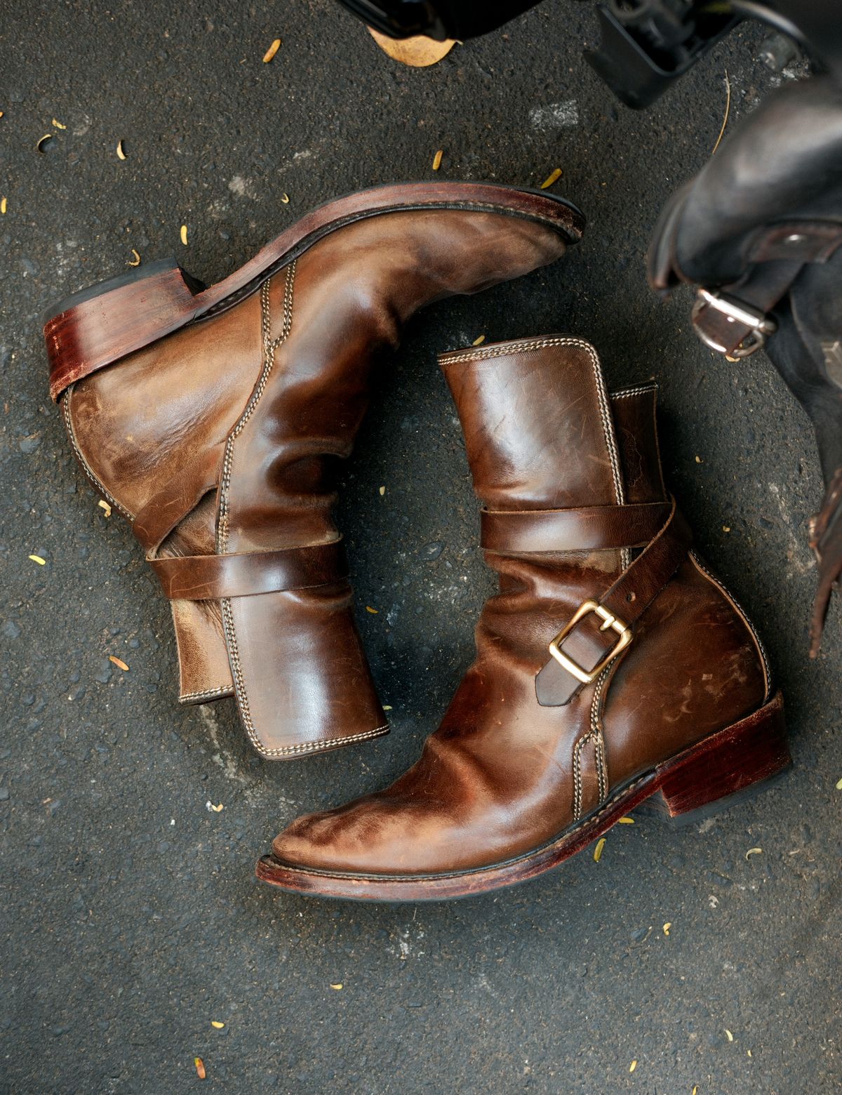 Photo by Jicojoson on March 1, 2026 of the Willie's Handmade Boots Jhodpur in Maryam Olive Horsebutt.