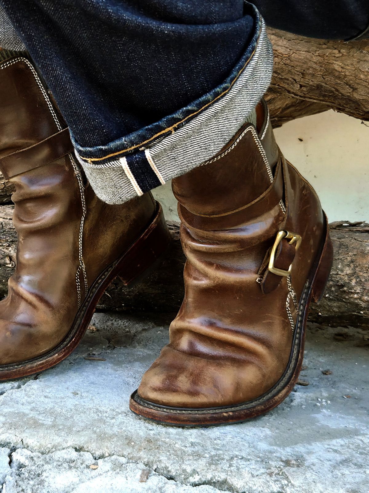 Photo by Jicojoson on April 3, 2026 of the Willie's Handmade Boots Jhodpur in Maryam Olive Horsebutt.