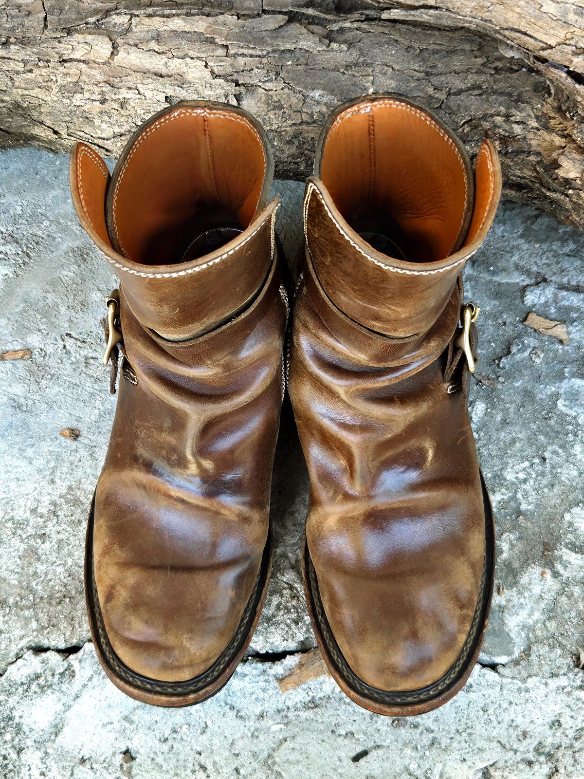 Photo by Jicojoson on April 3, 2026 of the Willie's Handmade Boots Jhodpur in Maryam Olive Horsebutt.