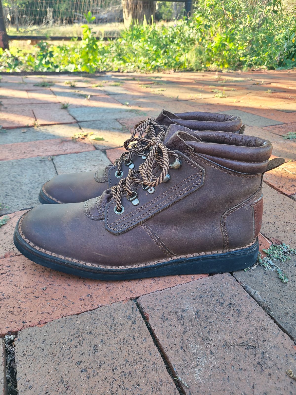 Photo by Lazarey on November 5, 2024 of the The Courteney Boot Company Safari (custom) in Mossop Leather - Dark Brown Bovine.