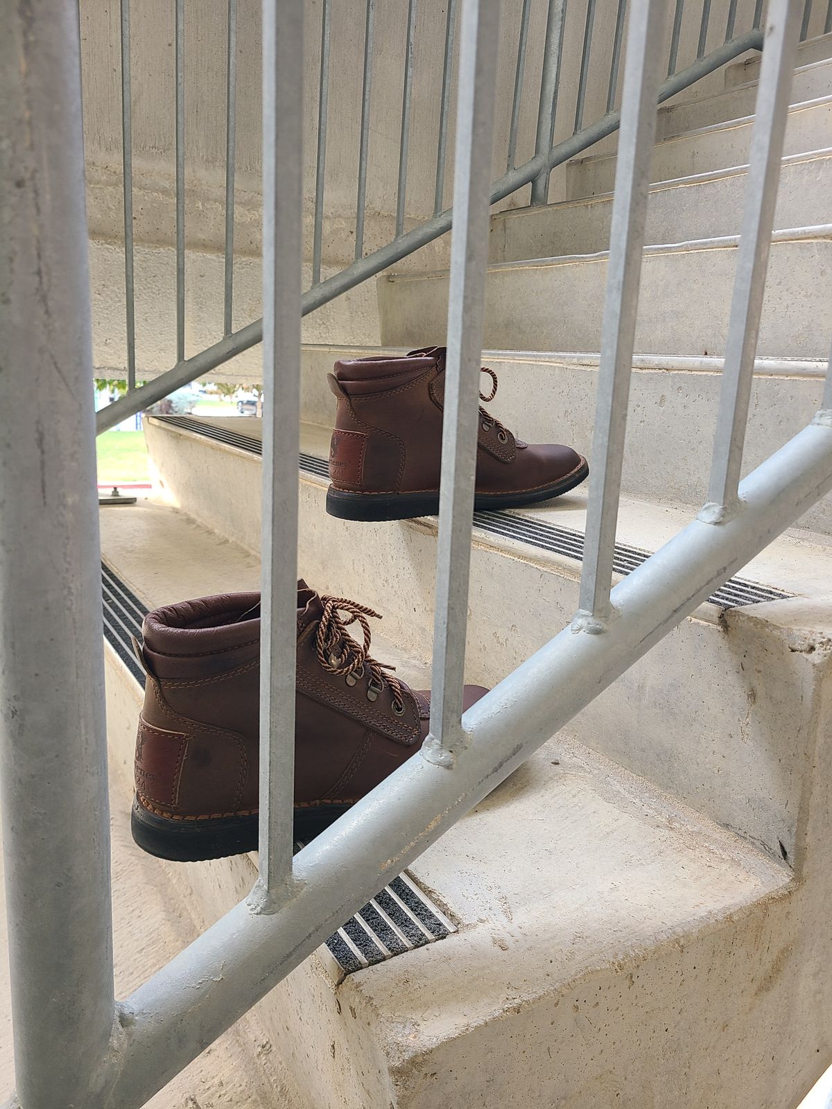 Photo by Lazarey on December 6, 2024 of the The Courteney Boot Company Safari (custom) in Mossop Leather - Dark Brown Bovine.