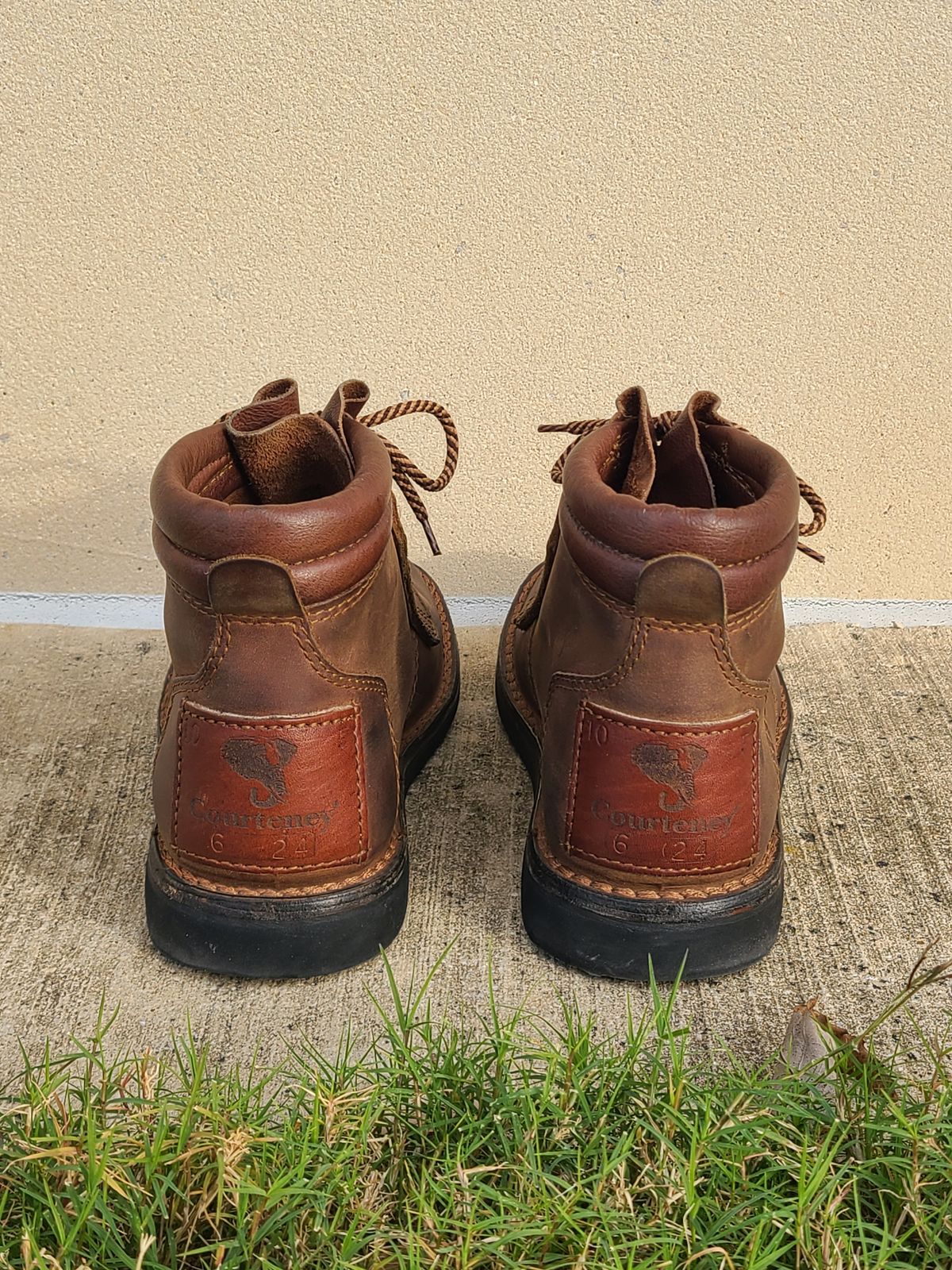 Photo by Lazarey on December 6, 2024 of the The Courteney Boot Company Safari (custom) in Mossop Leather - Dark Brown Bovine.