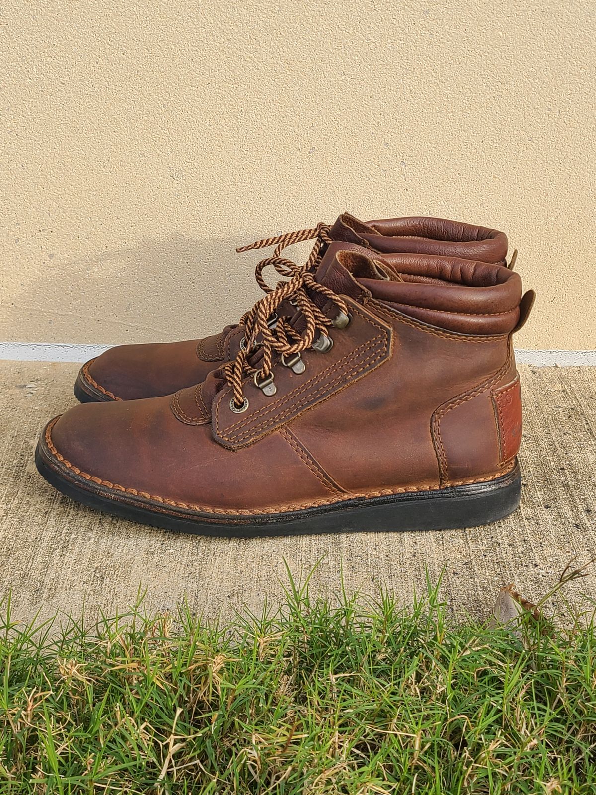 Photo by Lazarey on December 6, 2024 of the The Courteney Boot Company Safari (custom) in Mossop Leather - Dark Brown Bovine.