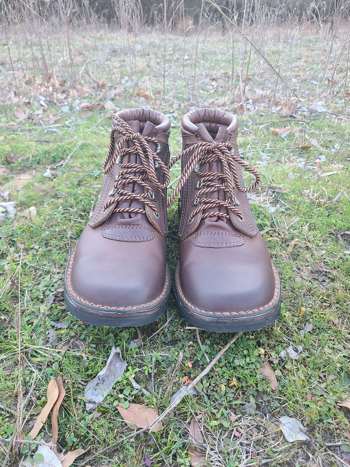 Photo by Lazarey on February 3, 2025 of the The Courteney Boot Company Safari (custom) in Mossop Leather - Dark Brown Bovine.