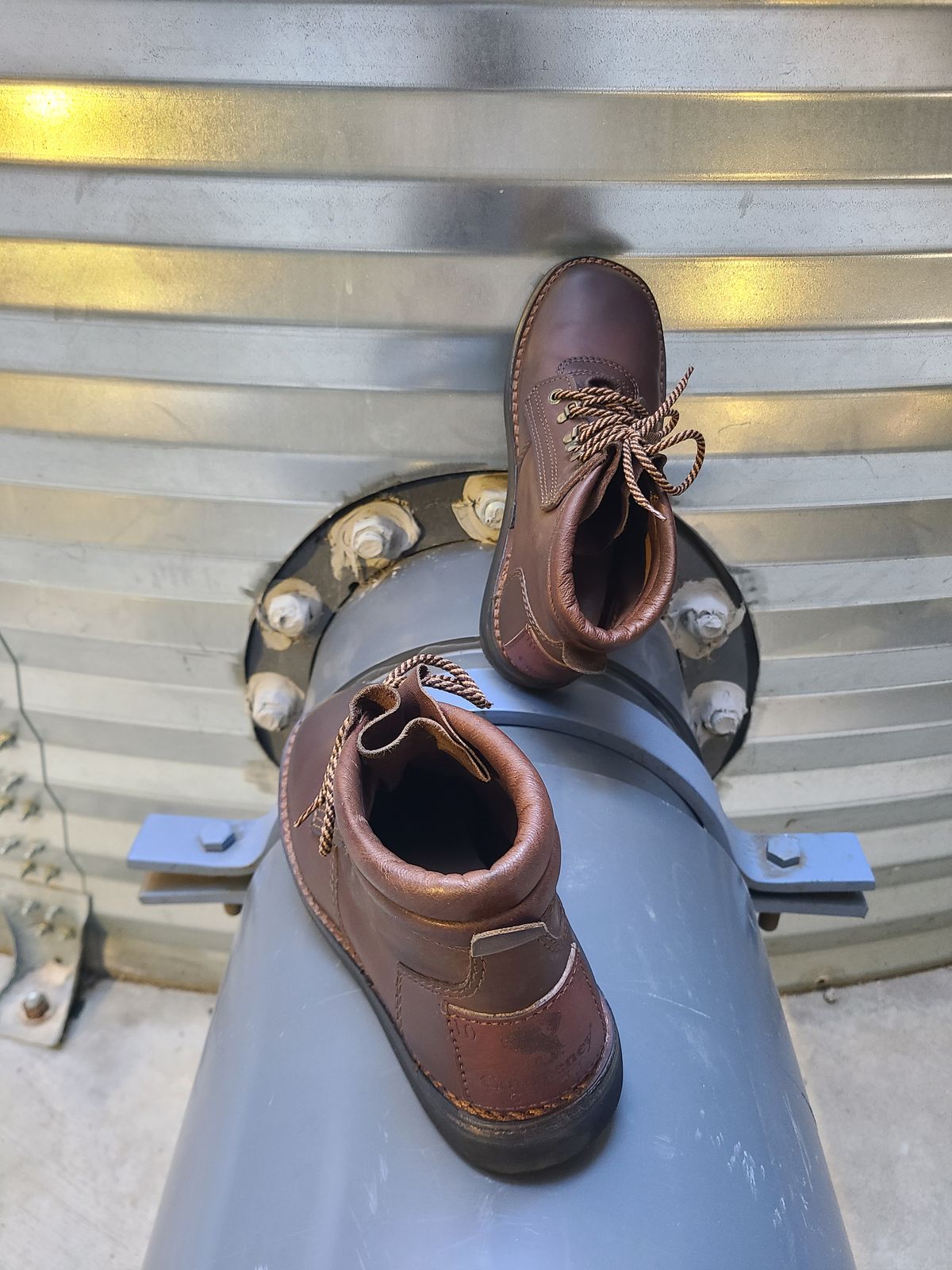 Photo by Lazarey on March 5, 2025 of the The Courteney Boot Company Safari (custom) in Mossop Leather - Dark Brown Bovine.