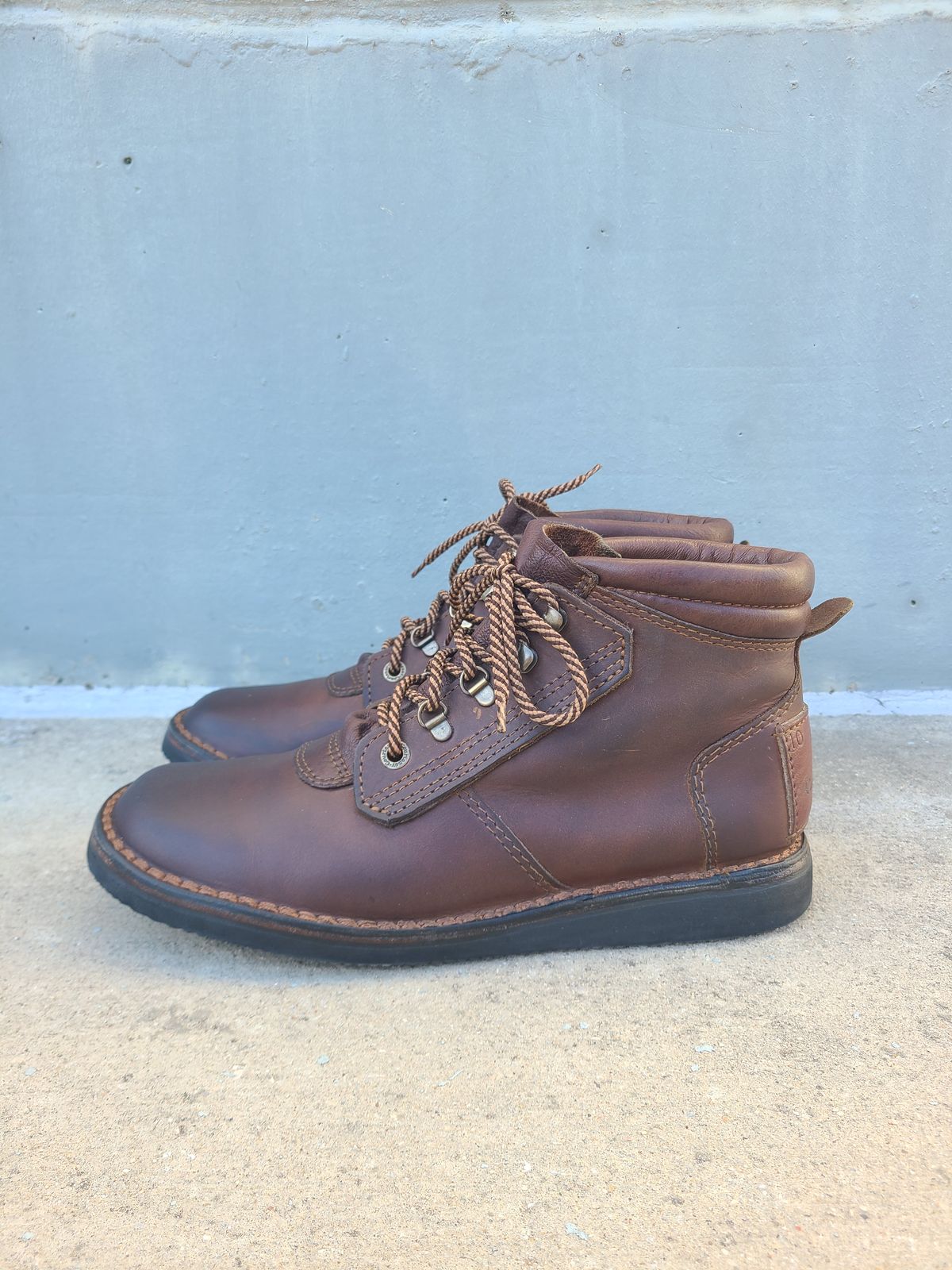 Photo by Lazarey on March 5, 2025 of the The Courteney Boot Company Safari (custom) in Mossop Leather - Dark Brown Bovine.